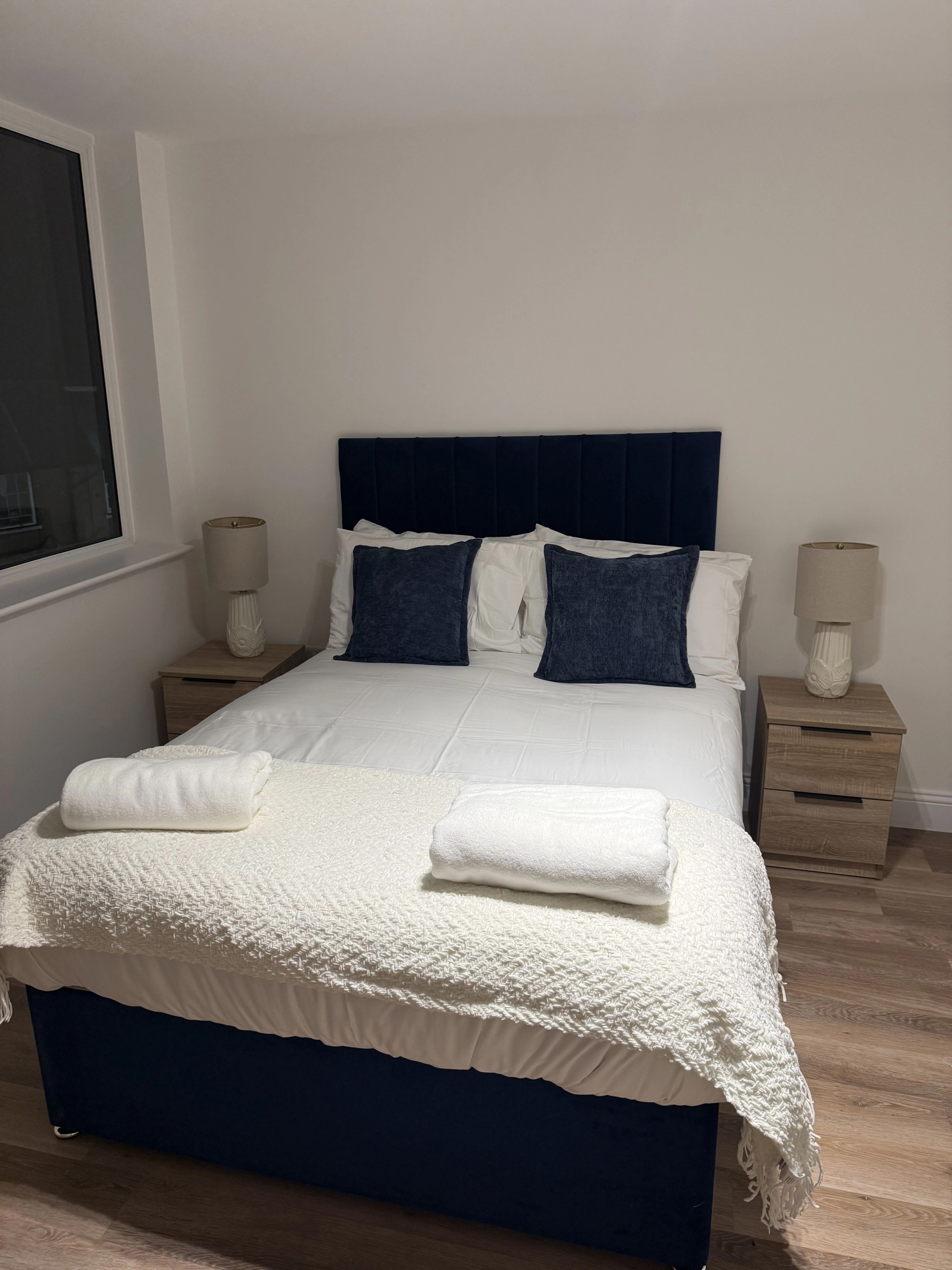 The Cosy Quayside Apartment - Two bedroom/Parking in Trinity Point Building DA11 0FD - Property image 29 - VivreStays