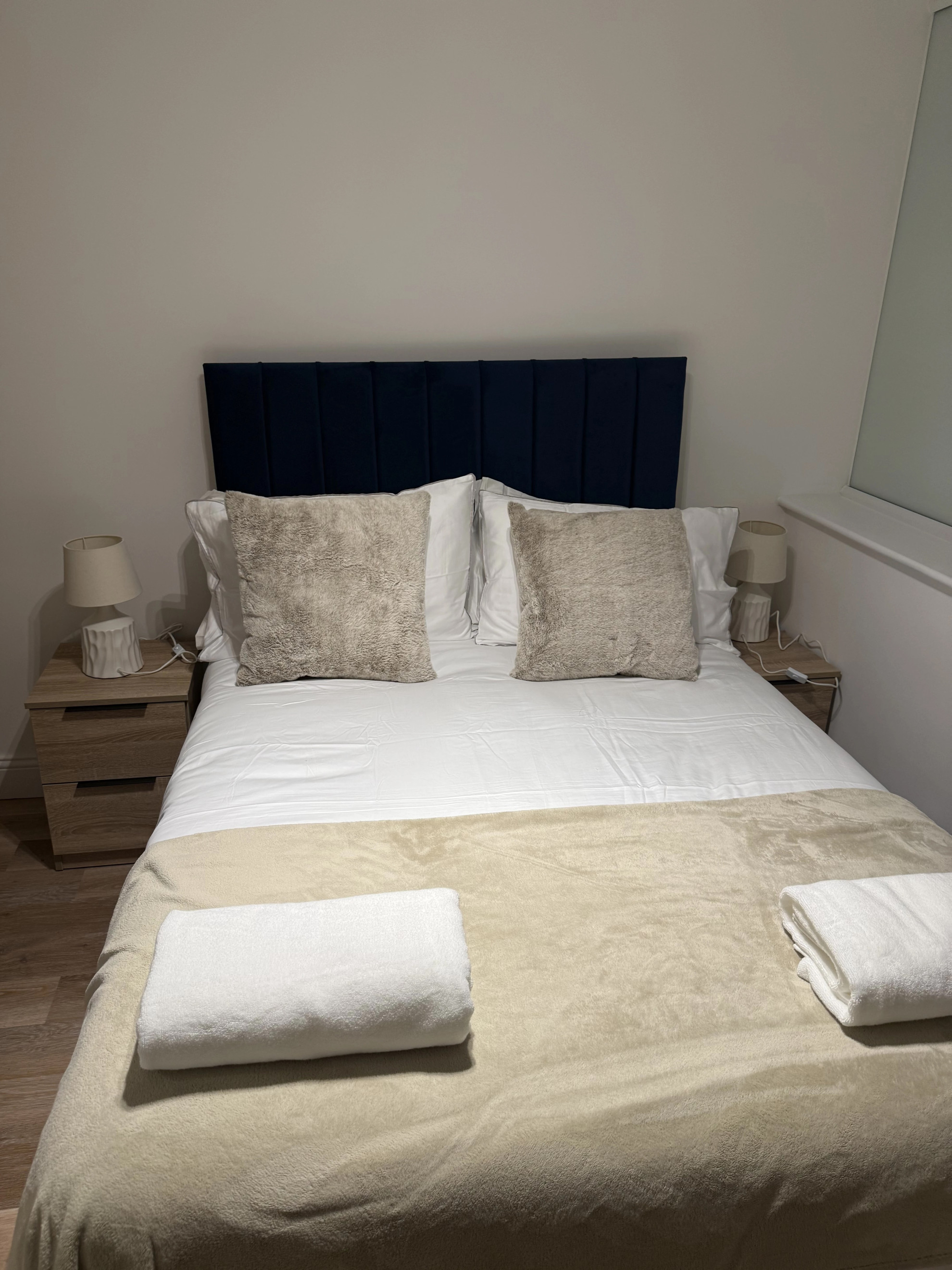 The Cosy Quayside Apartment - Two bedroom/Parking in Trinity Point Building DA11 0FD - Property image 36 - VivreStays
