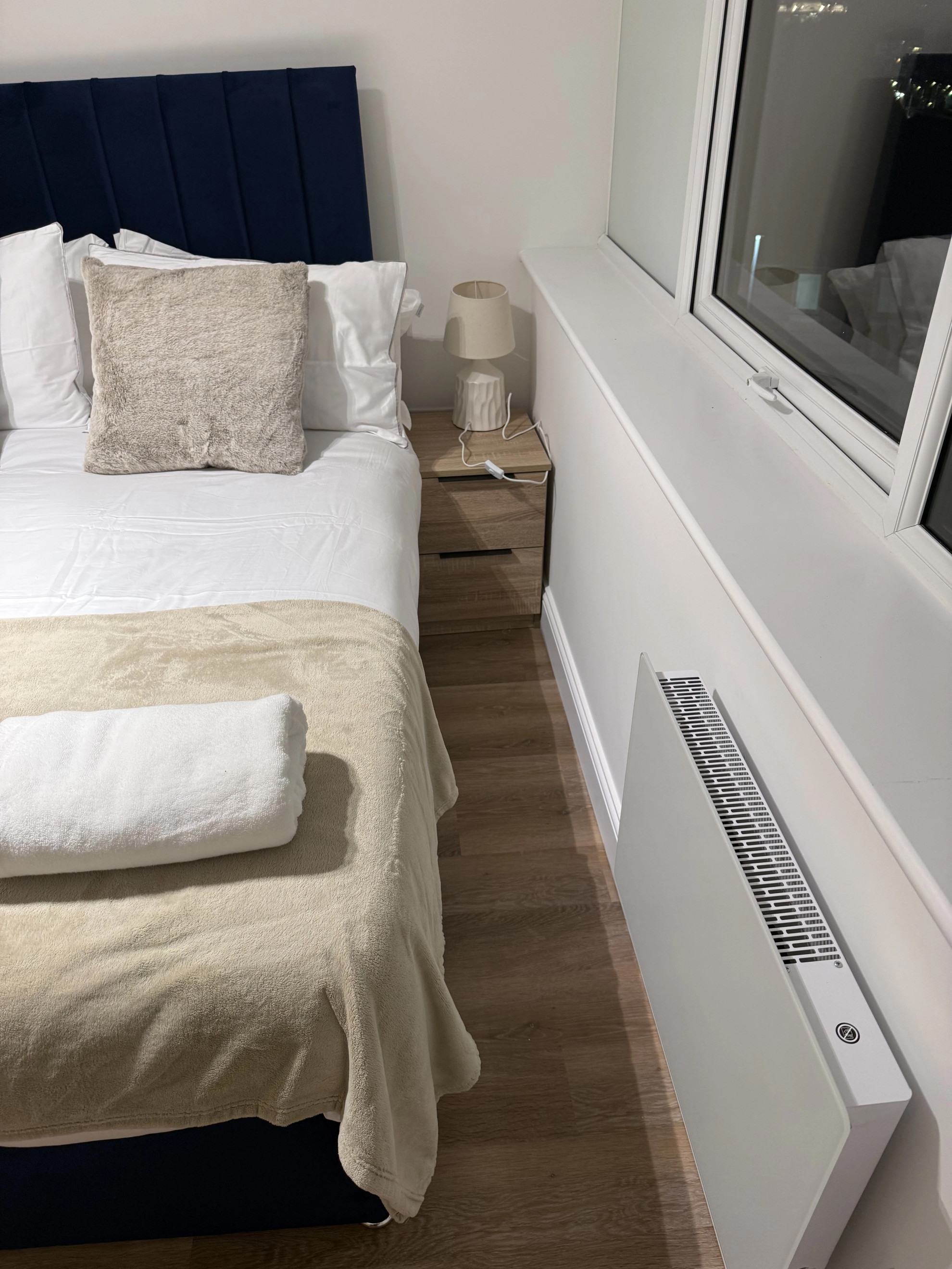 The Cosy Quayside Apartment - Two bedroom/Parking in Trinity Point Building DA11 0FD - Property image 39 - VivreStays
