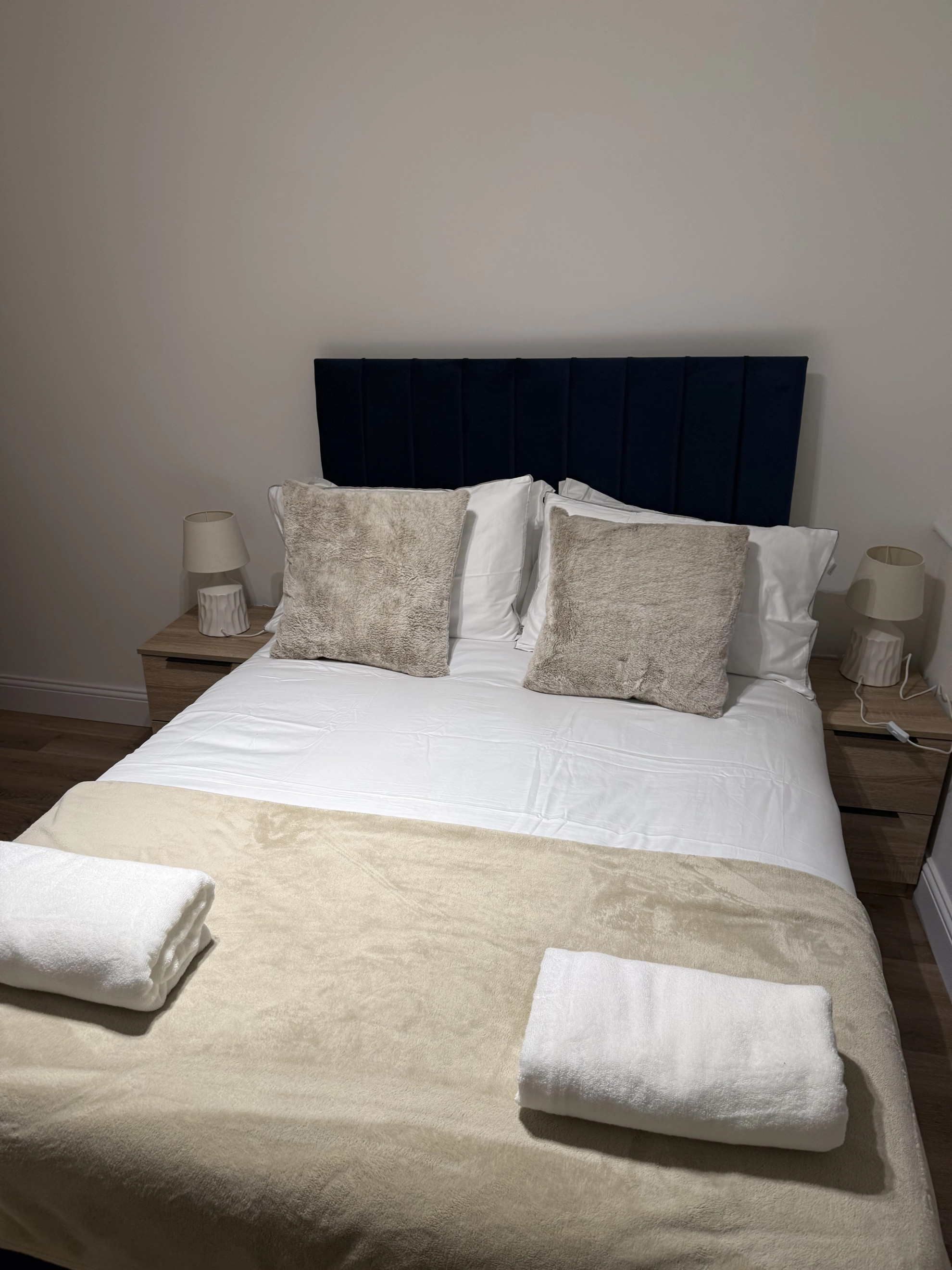 The Cosy Quayside Apartment - Two bedroom/Parking in Trinity Point Building DA11 0FD - Property image 40 - VivreStays