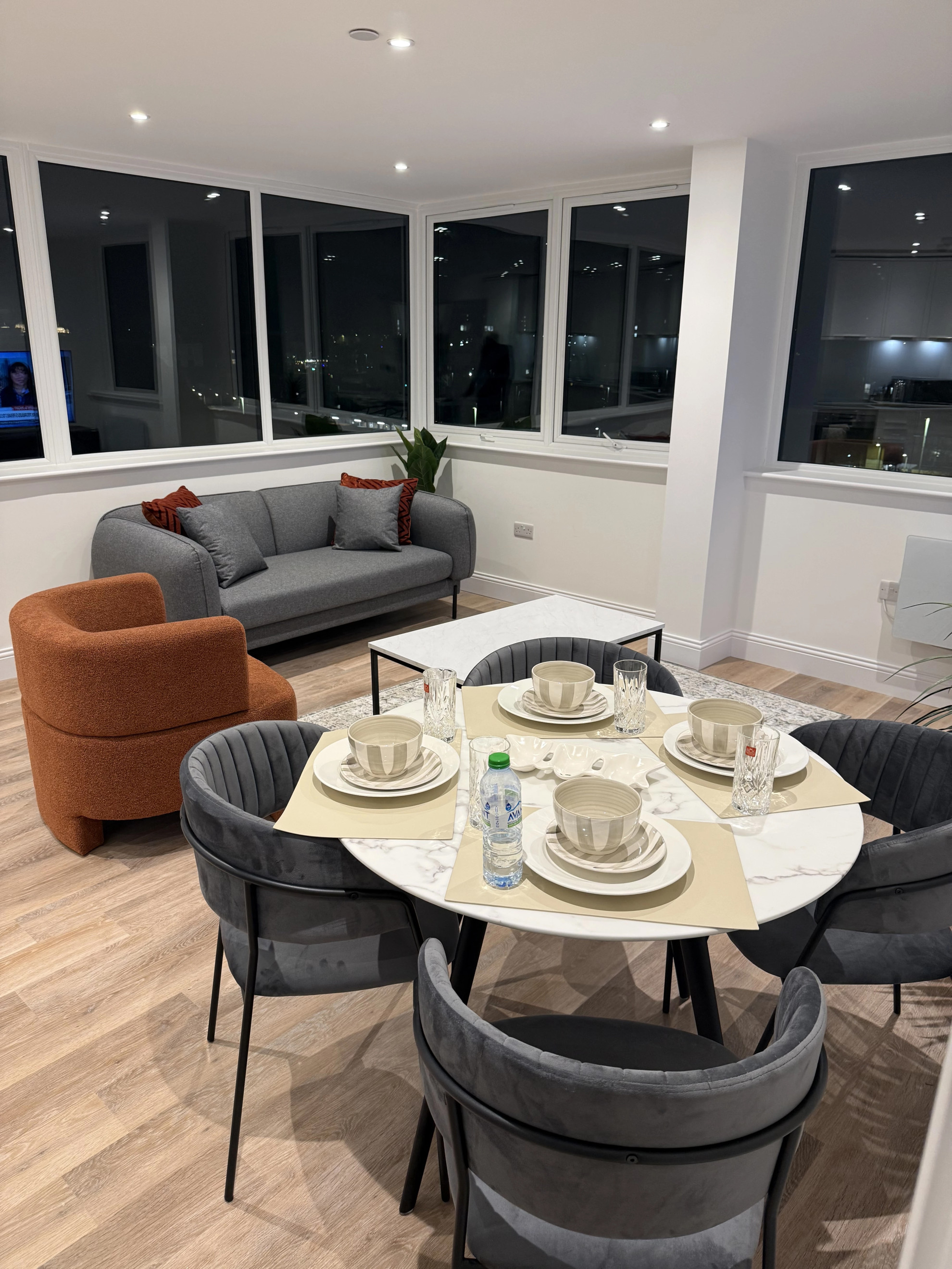 The Cosy Quayside Apartment - Two bedroom/Parking in Trinity Point Building DA11 0FD - Property image 43 - VivreStays