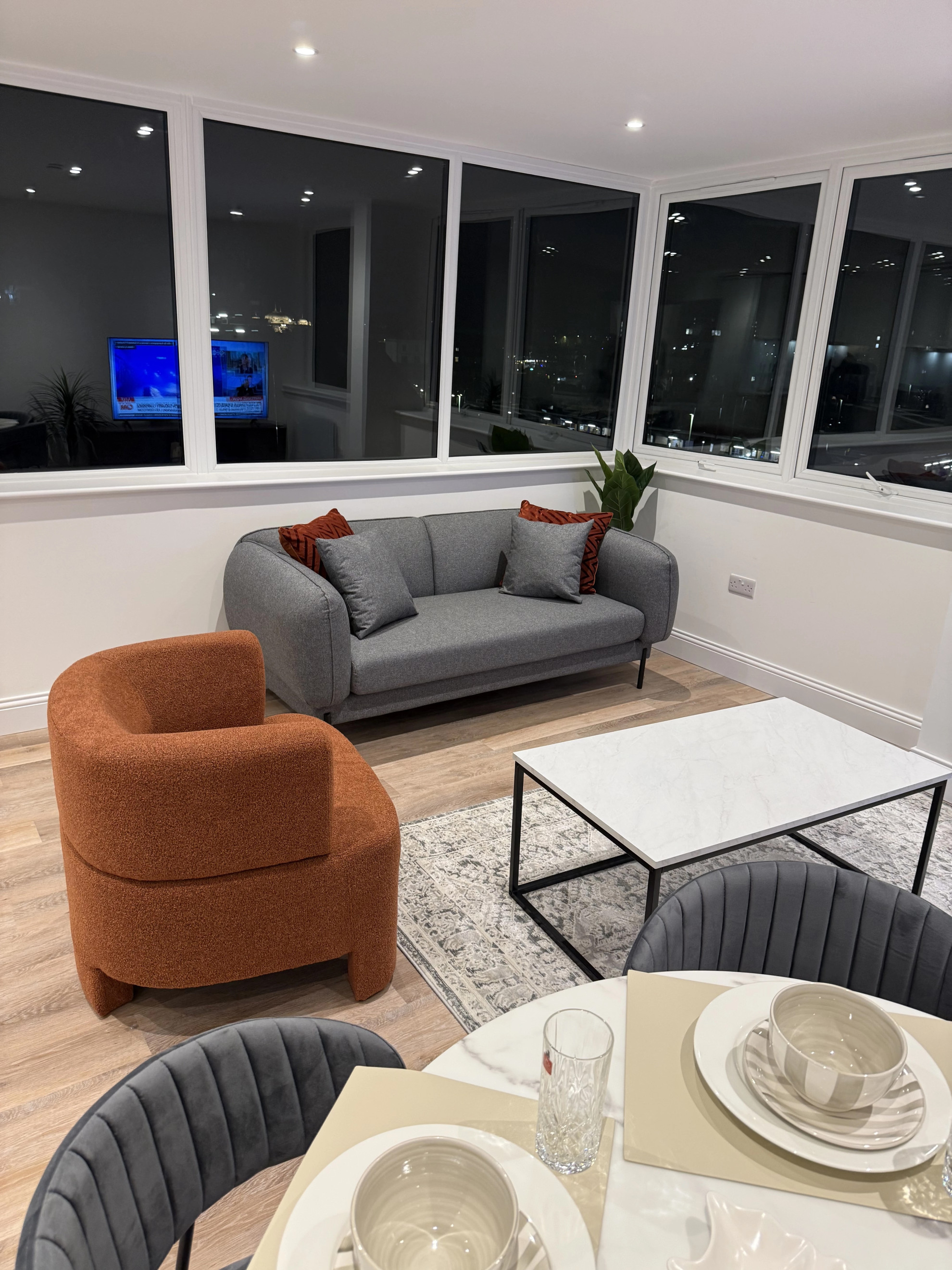 The Cosy Quayside Apartment - Two bedroom/Parking in Trinity Point Building DA11 0FD - Property image 51 - VivreStays