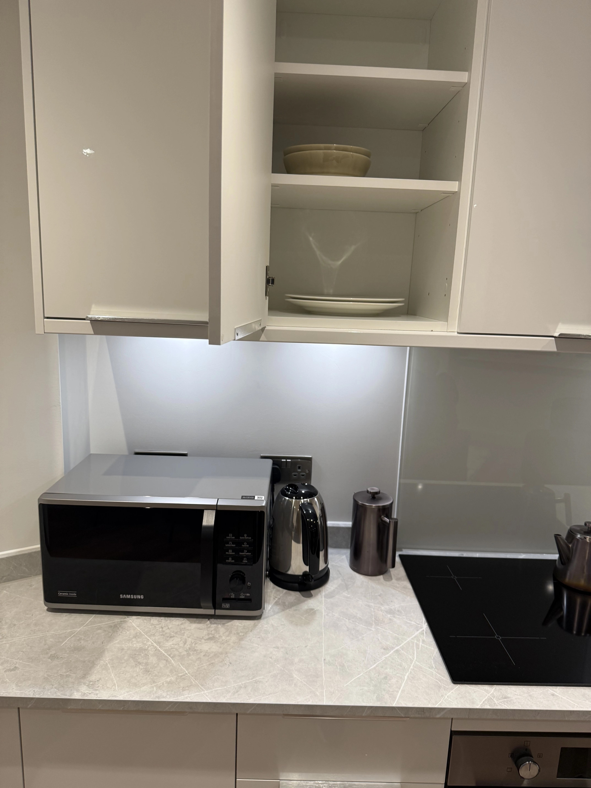 The Cosy Quayside Apartment - Two bedroom/Parking in Trinity Point Building DA11 0FD - Property image 55 - VivreStays