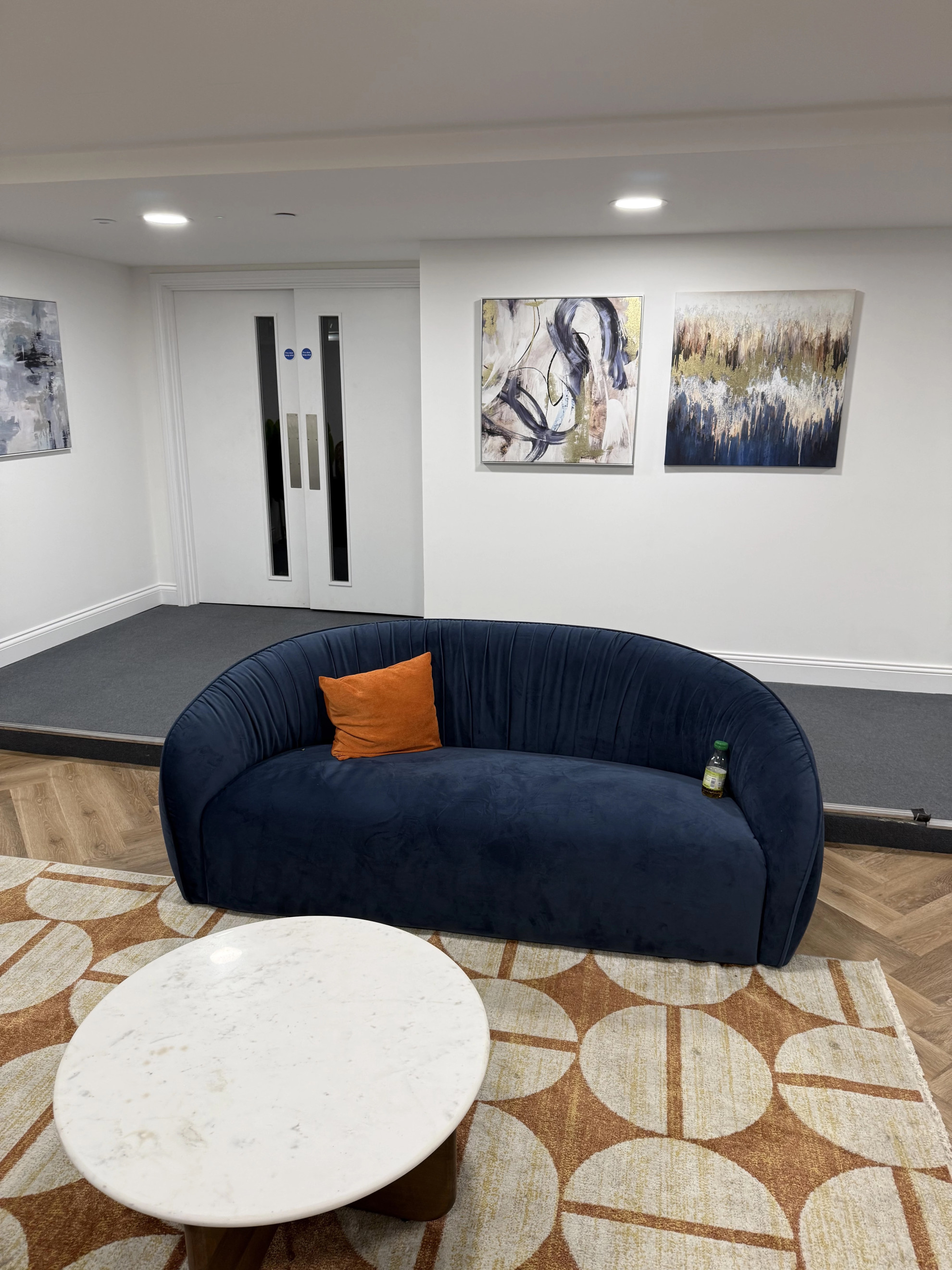 The Cosy Quayside Apartment - Two bedroom/Parking in Trinity Point Building DA11 0FD - Property image 79 - VivreStays