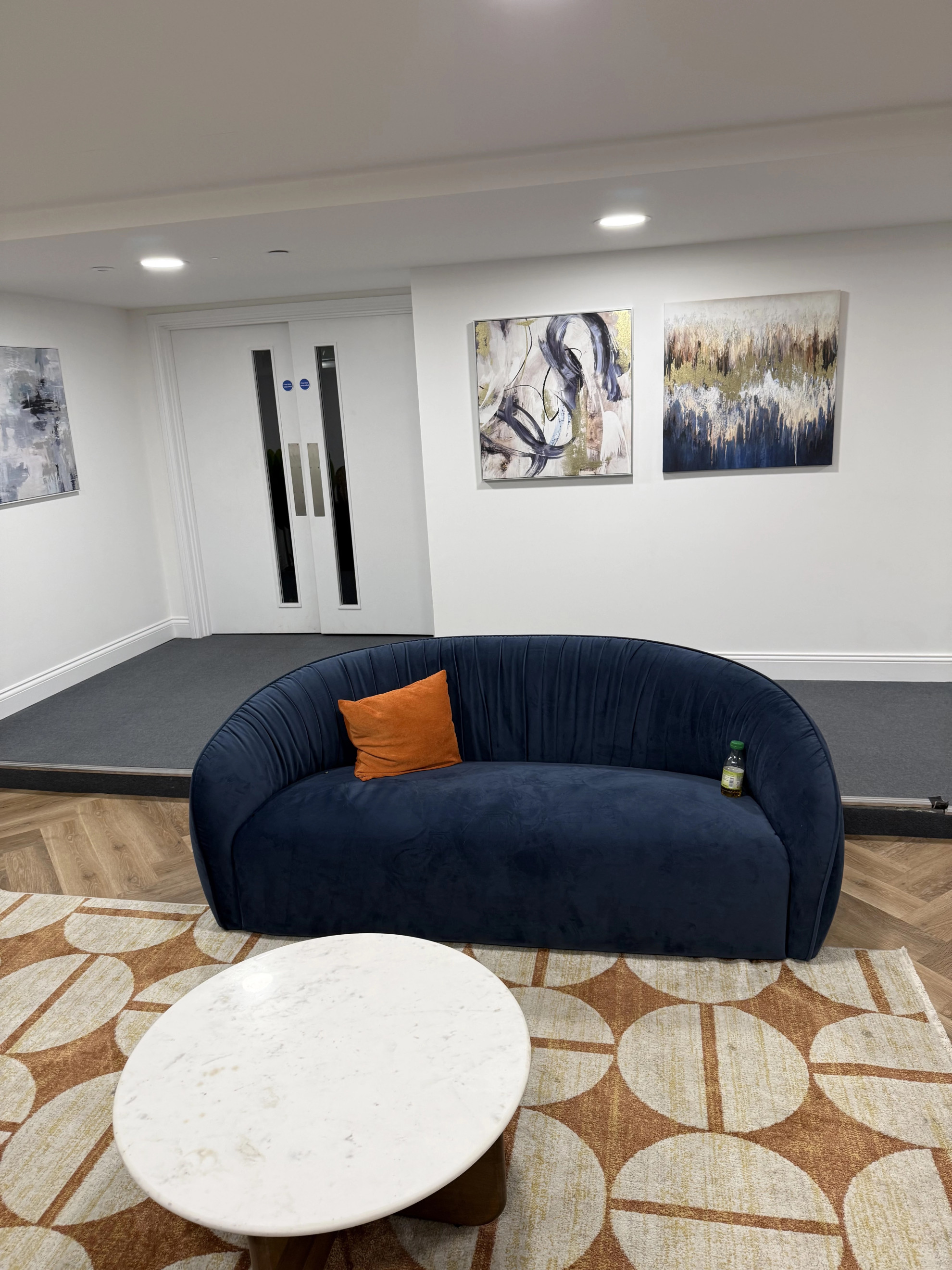The Cosy Quayside Apartment - Two bedroom/Parking in Trinity Point Building DA11 0FD - Property image 82 - VivreStays