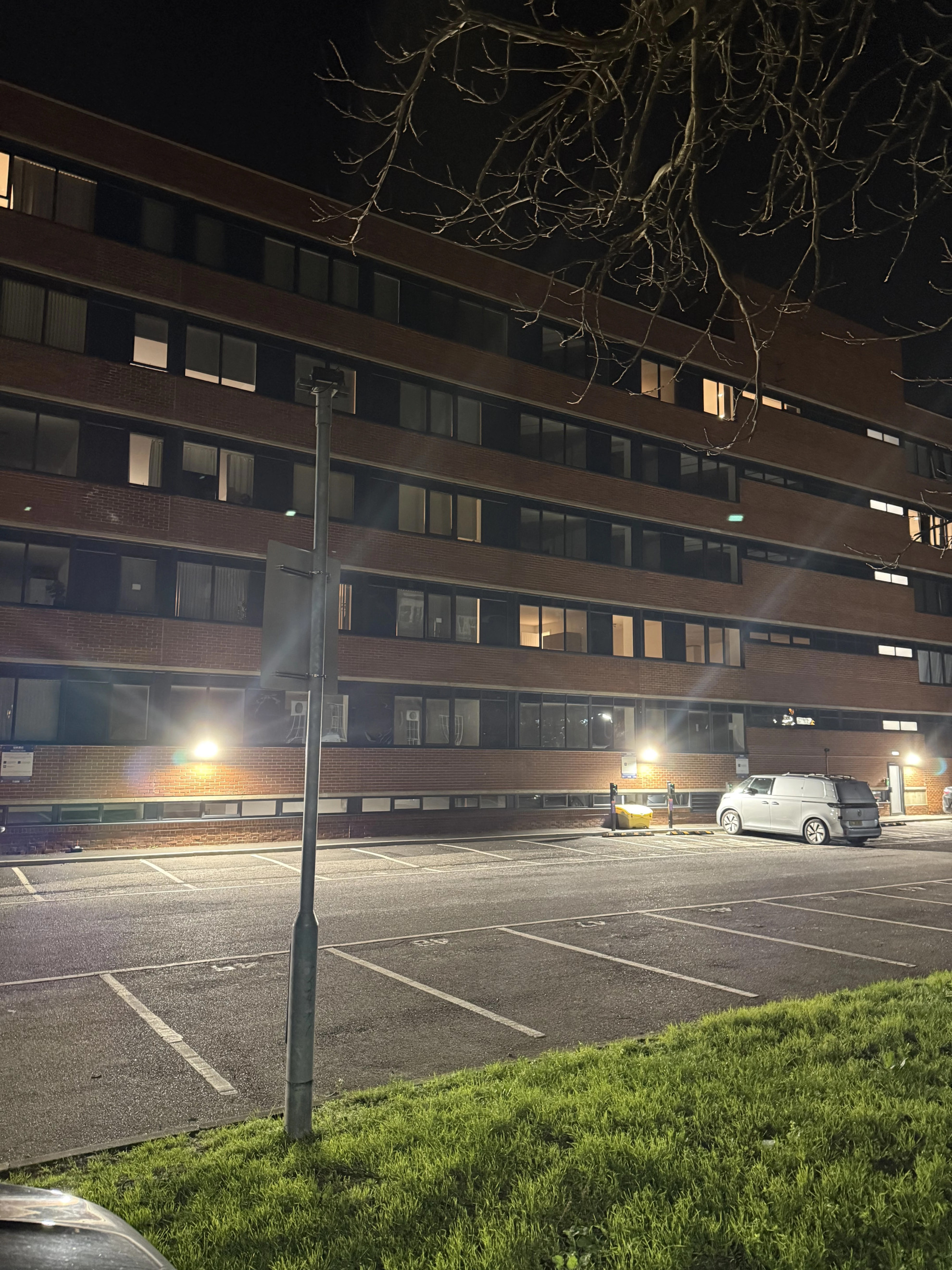 The Cosy Quayside Apartment - Two bedroom/Parking in Trinity Point Building DA11 0FD - Property image 89 - VivreStays