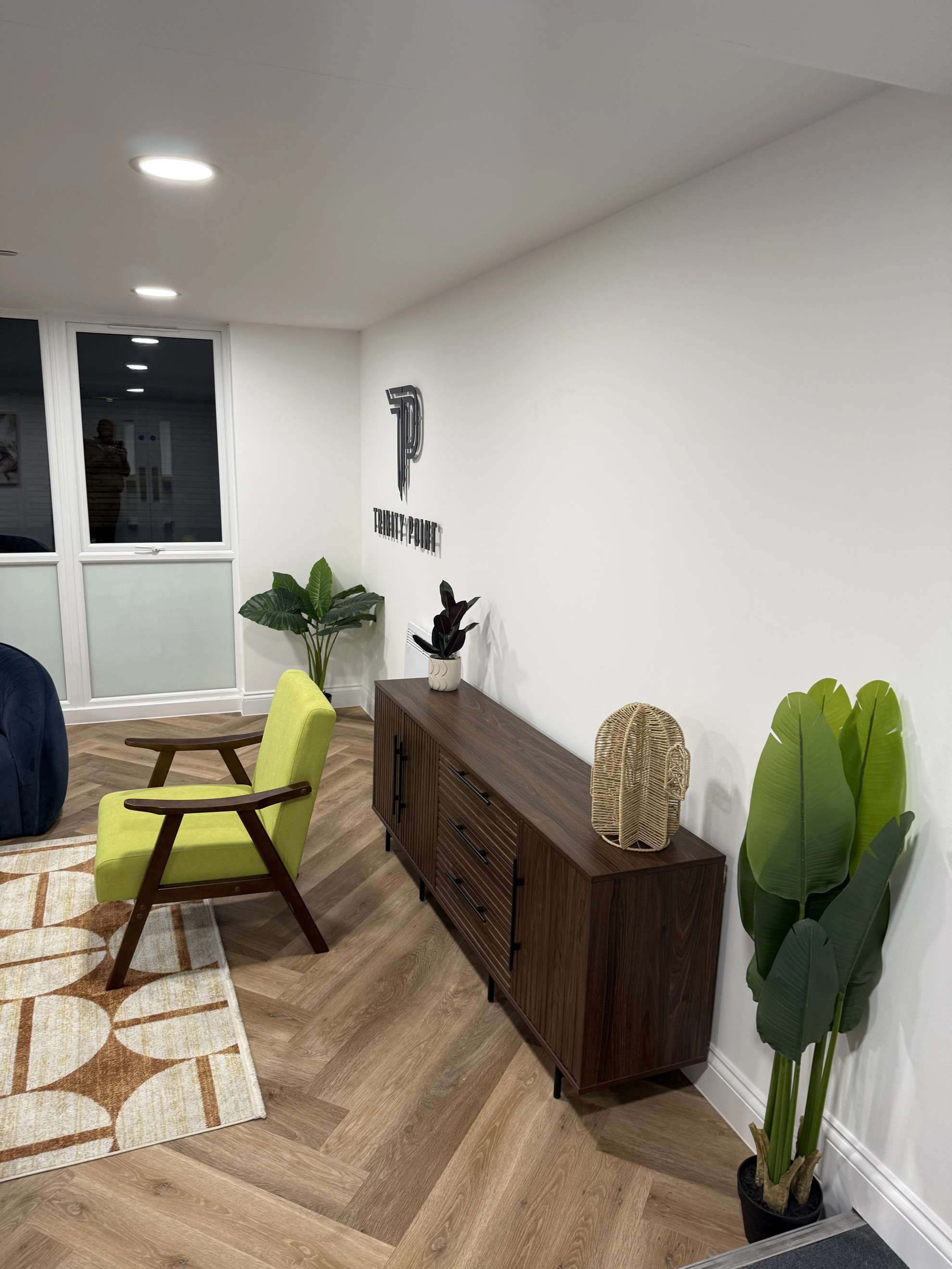 The Cosy Quayside Apartment - Two bedroom/Parking in Trinity Point Building DA11 0FD - Property image 95 - VivreStays