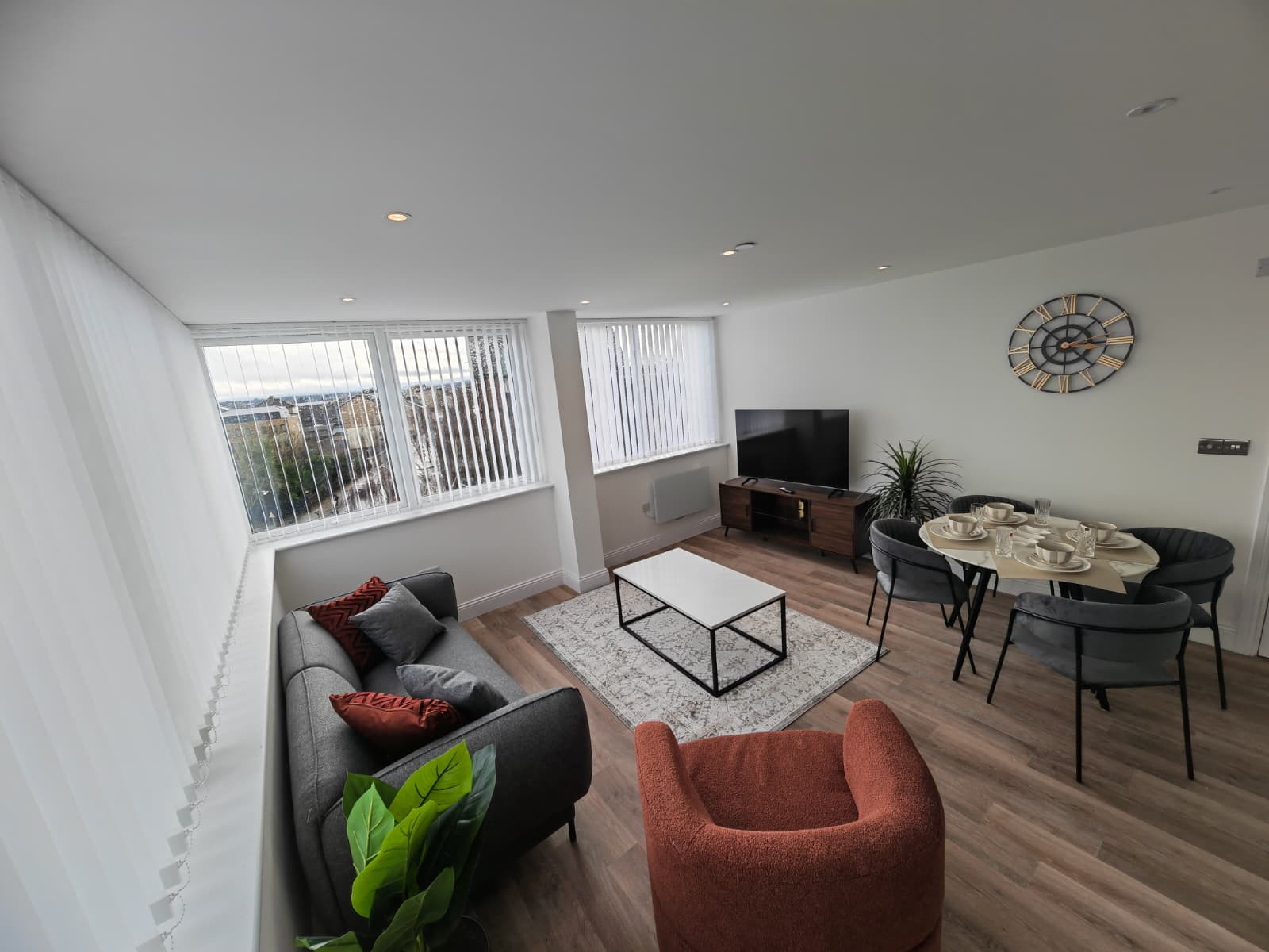The Cosy Quayside Apartment - Two bedroom/Parking in Trinity Point Building DA11 0FD - Property image 6 - VivreStays