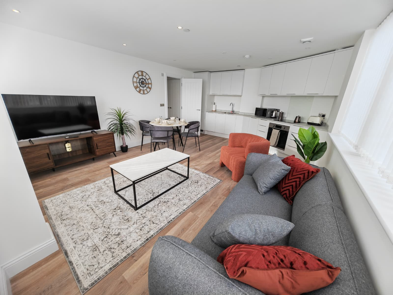 The Cosy Quayside Apartment - Two bedroom/Parking in Trinity Point Building DA11 0FD - Property image 7 - VivreStays