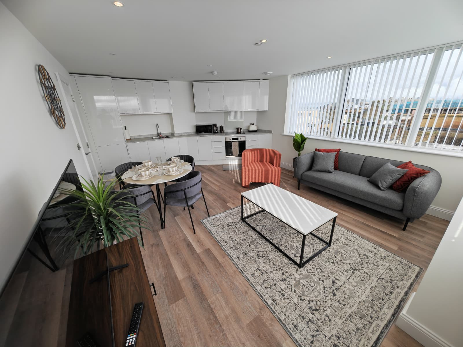 The Cosy Quayside Apartment - Two bedroom/Parking in Trinity Point Building DA11 0FD - Property image 11 - VivreStays