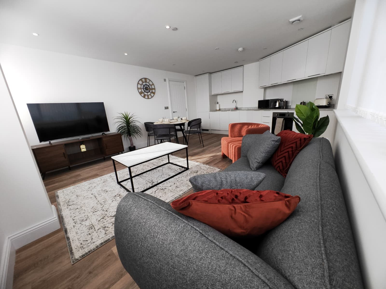 The Cosy Quayside Apartment - Two bedroom/Parking in Trinity Point Building DA11 0FD - Property image 20 - VivreStays