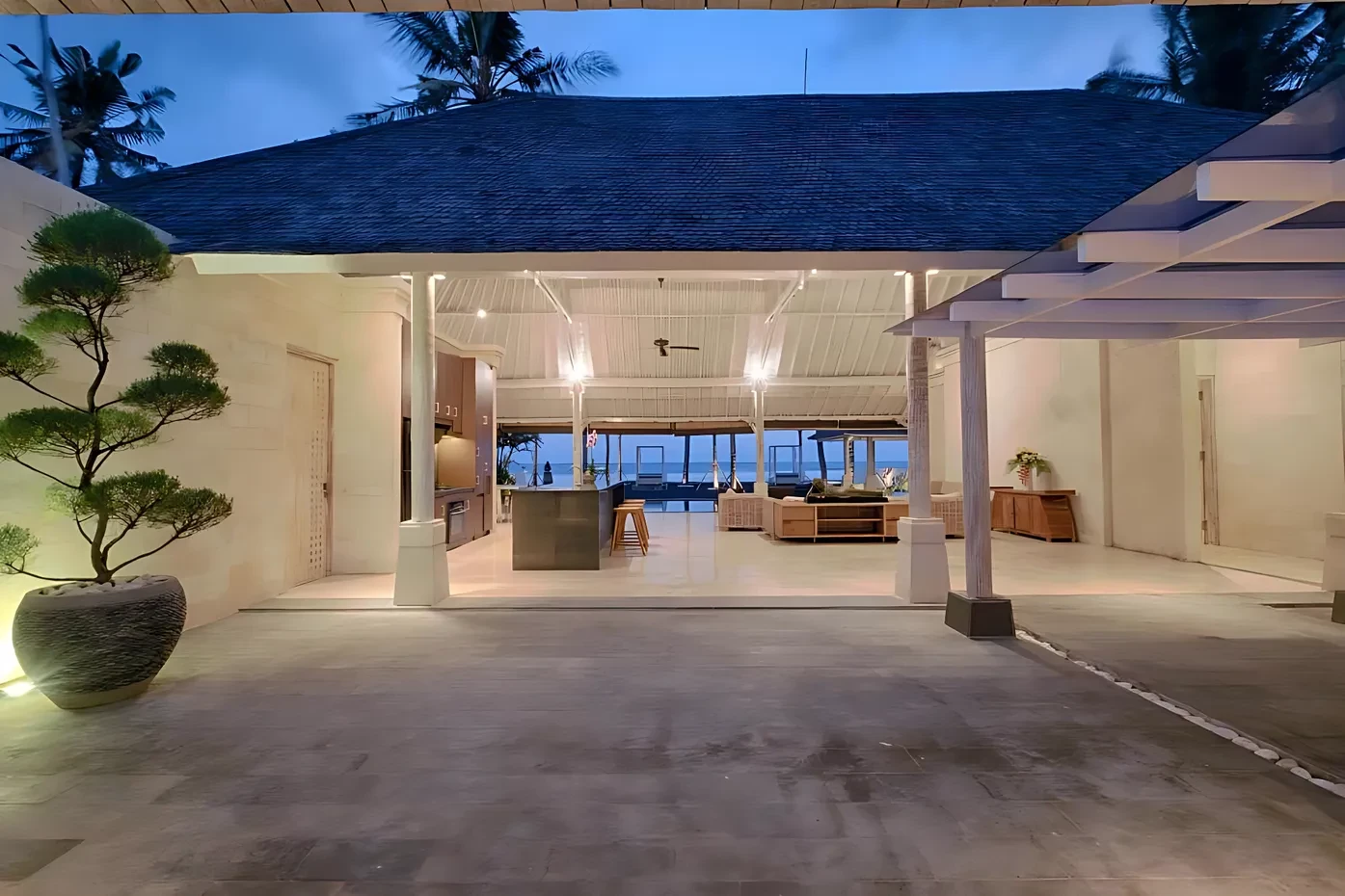 Search and Stay, undefined in undefined. Gallery position 3