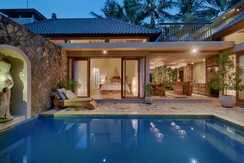 Search and Stay, undefined in undefined. Gallery position 1