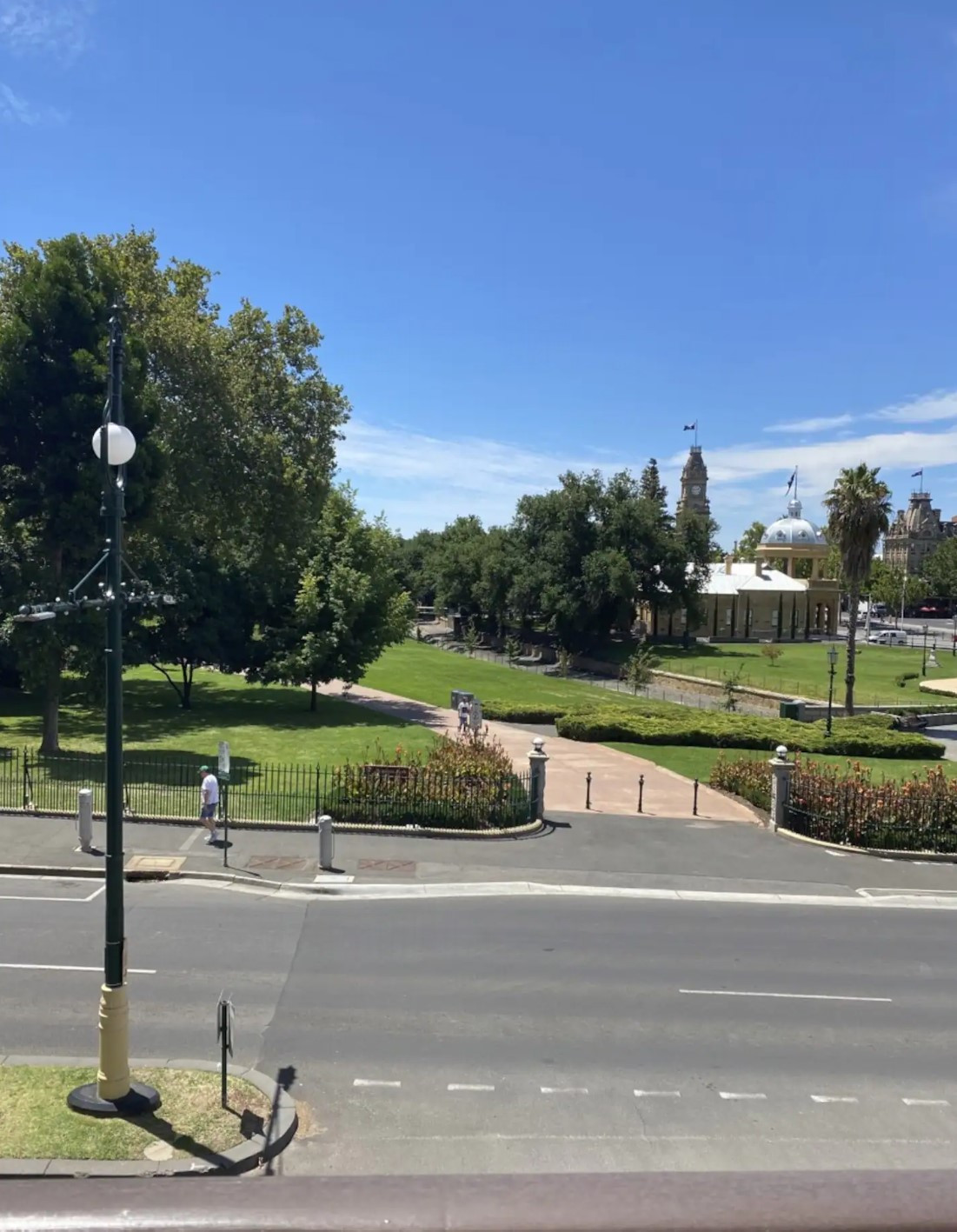 Search and Stay destination carousel image position 10