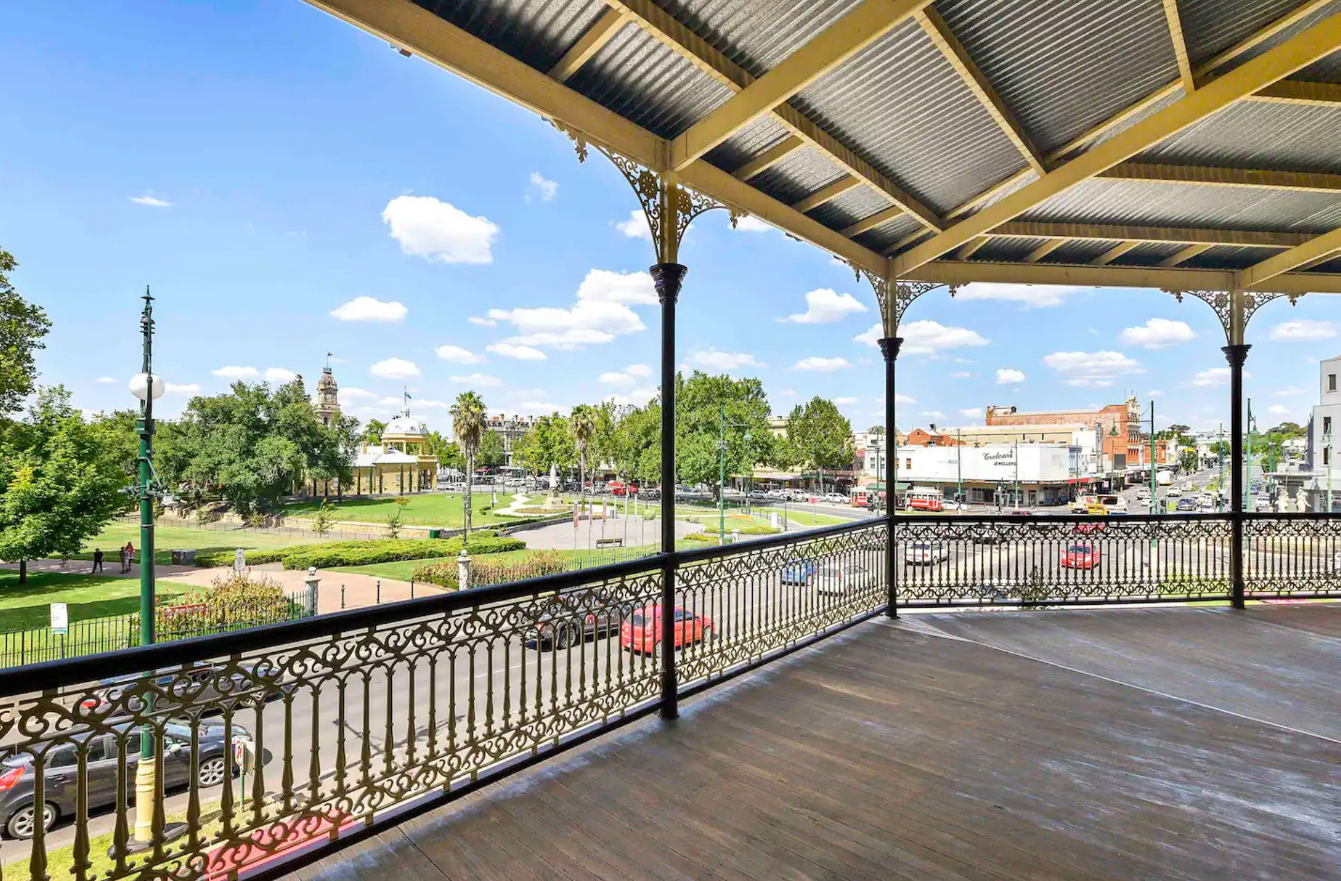 Search and Stay destination carousel image position 11