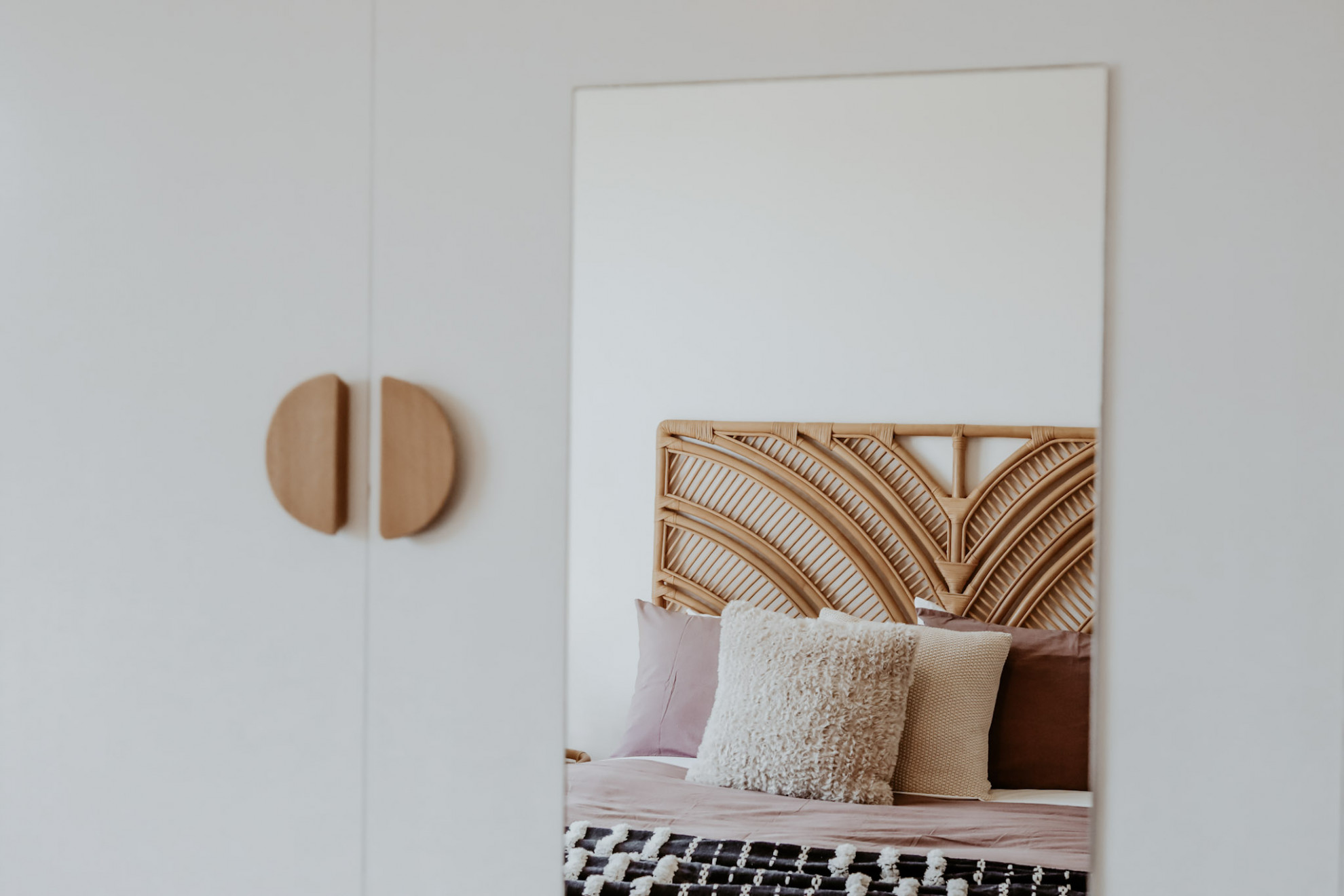 Search and Stay, undefined in undefined. Gallery position 1