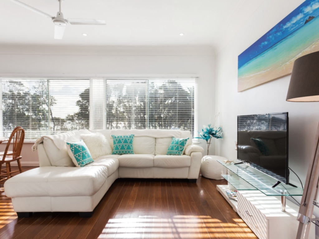 Search and Stay, undefined in undefined. Gallery position 4