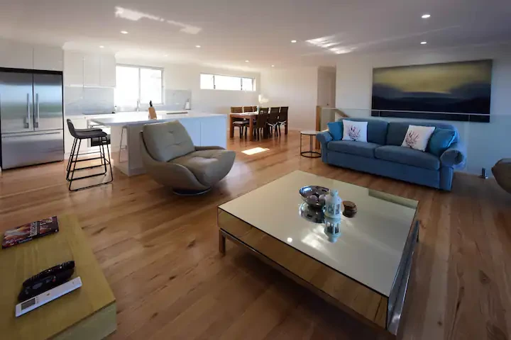 Search and Stay, undefined in undefined. Gallery position 2