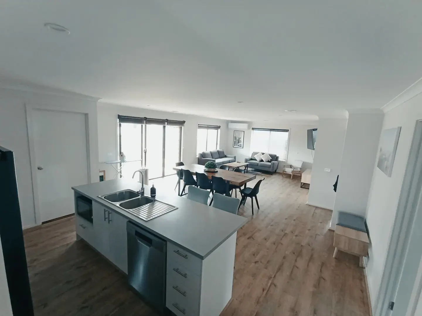 Search and Stay, undefined in undefined. Gallery position 4