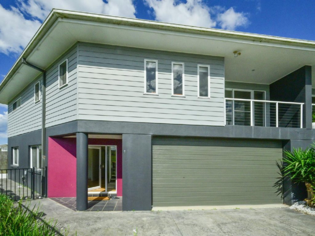 Search and Stay, undefined in undefined. Gallery position 1