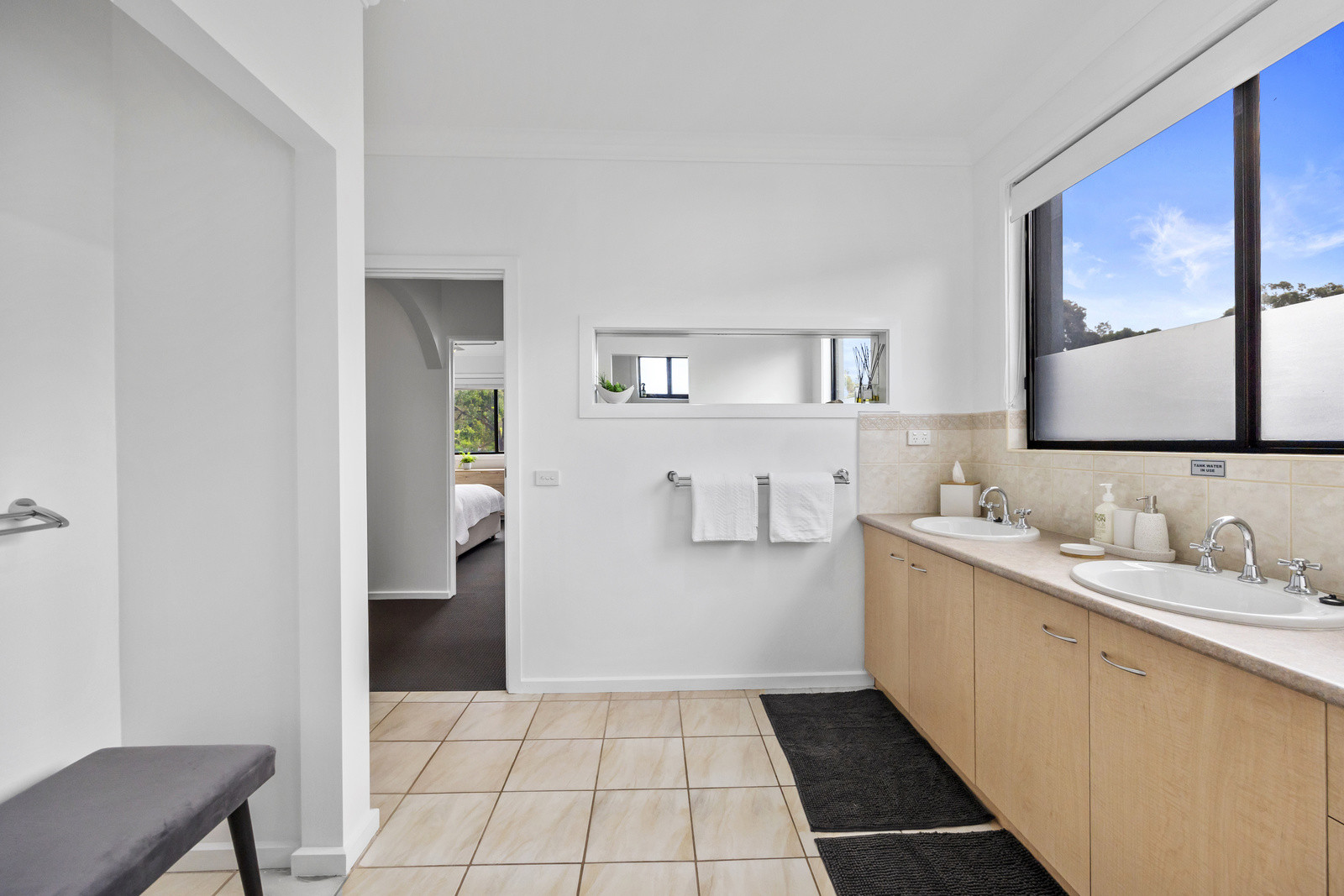 Search and Stay destination carousel image position 15