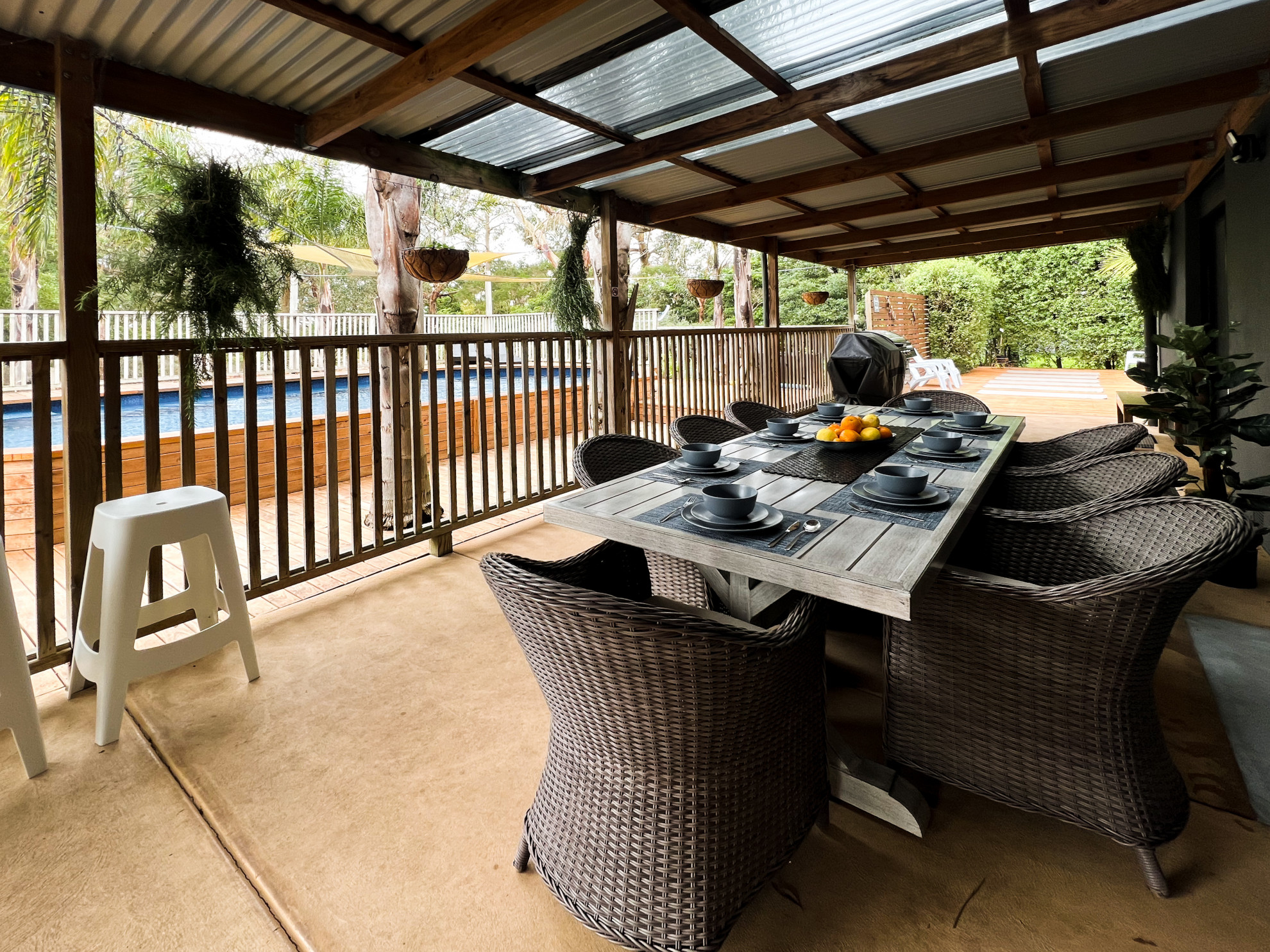 Search and Stay destination carousel image position 5