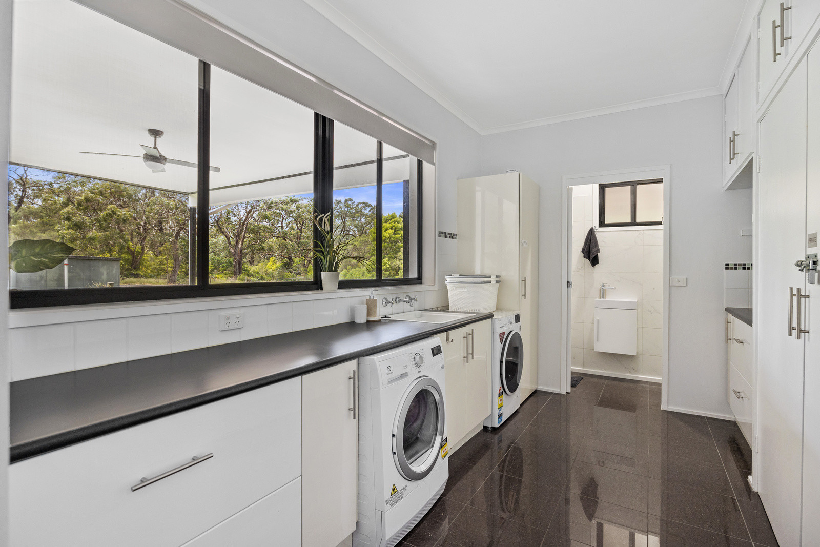 Search and Stay destination carousel image position 22