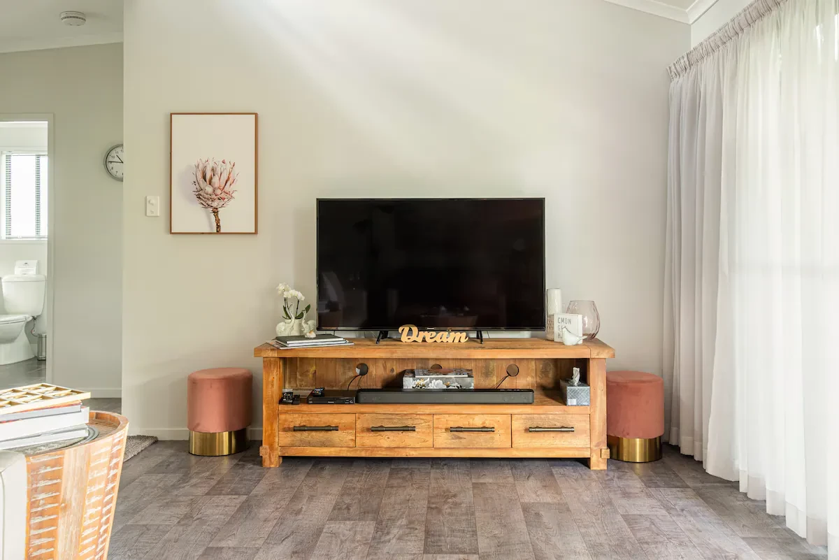 Search and Stay, undefined in undefined. Gallery position 2