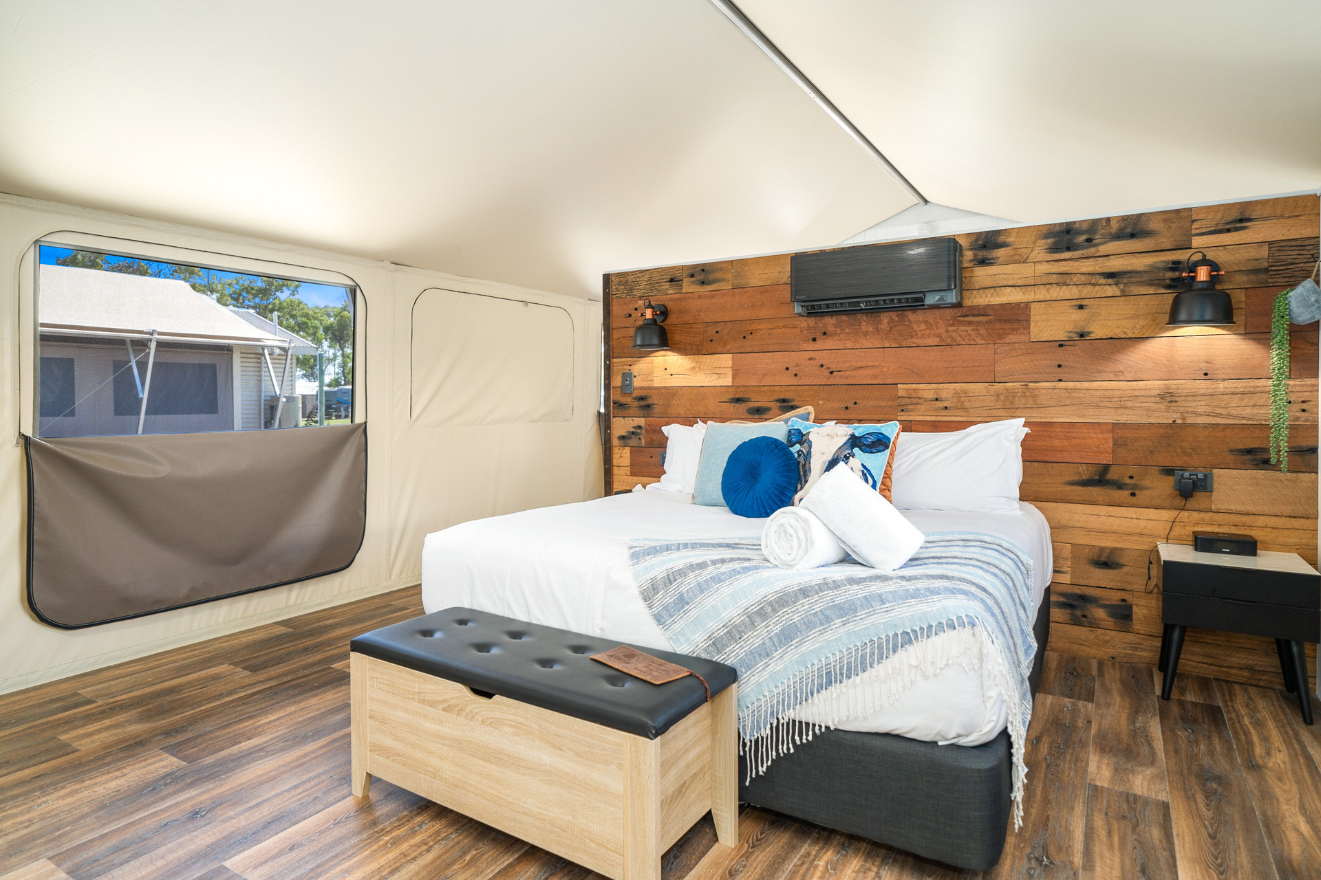 Search and Stay, undefined in undefined. Gallery position 1