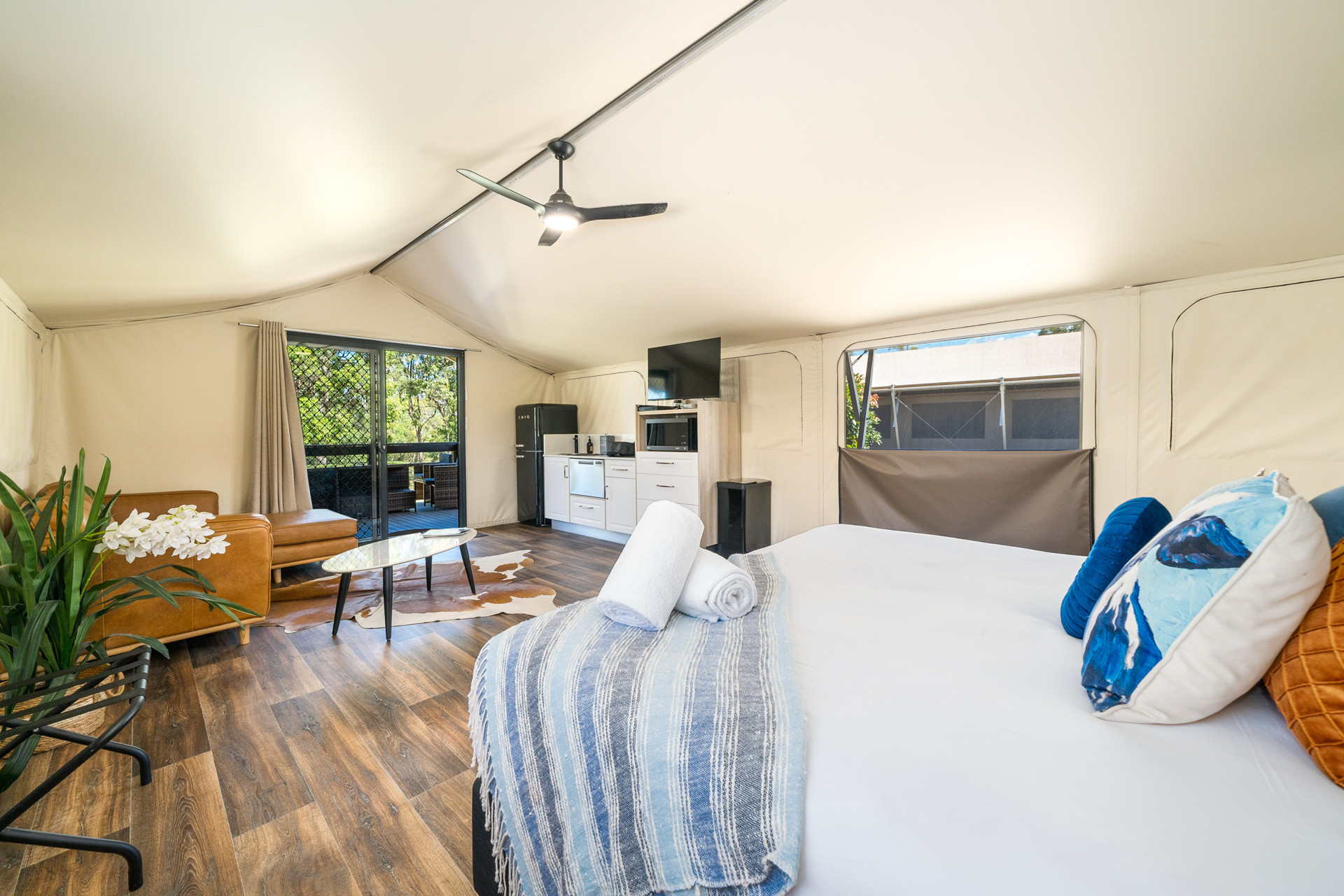 Search and Stay, undefined in undefined. Gallery position 2