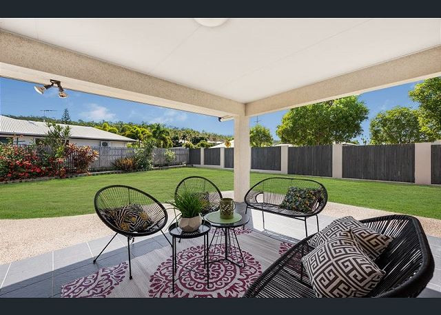 Search and Stay, undefined in undefined. Gallery position 1