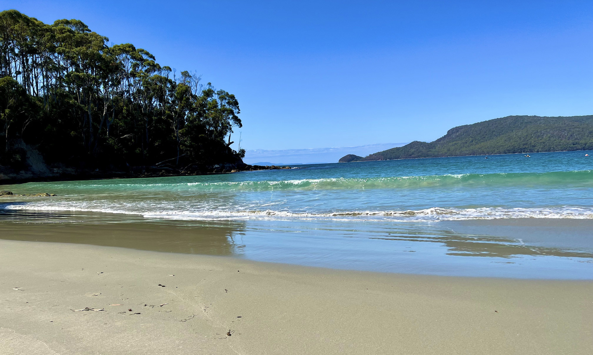 Search and Stay destination carousel image position 33