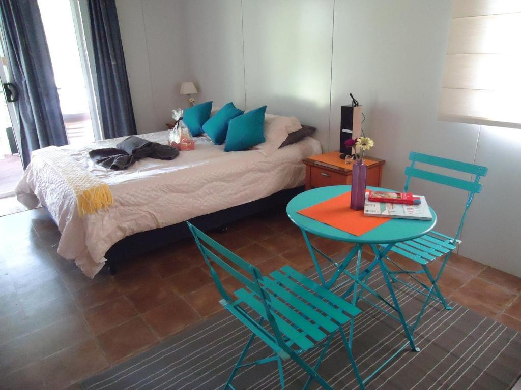 Search and Stay, undefined in undefined. Gallery position 1