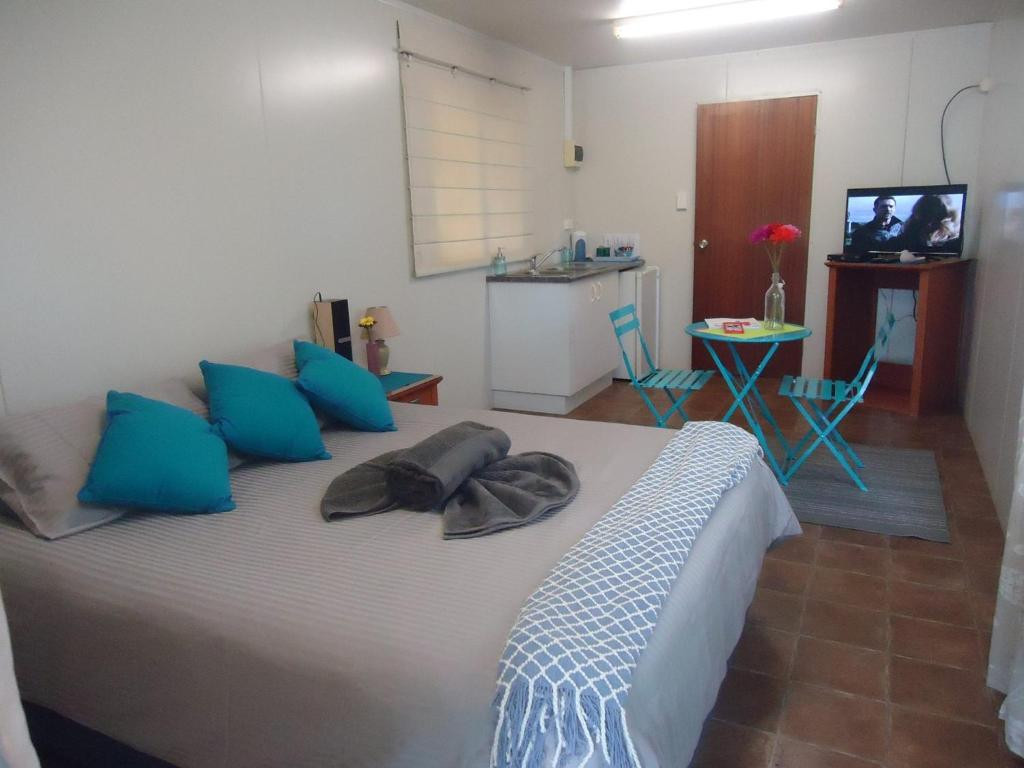 Search and Stay, undefined in undefined. Gallery position 4