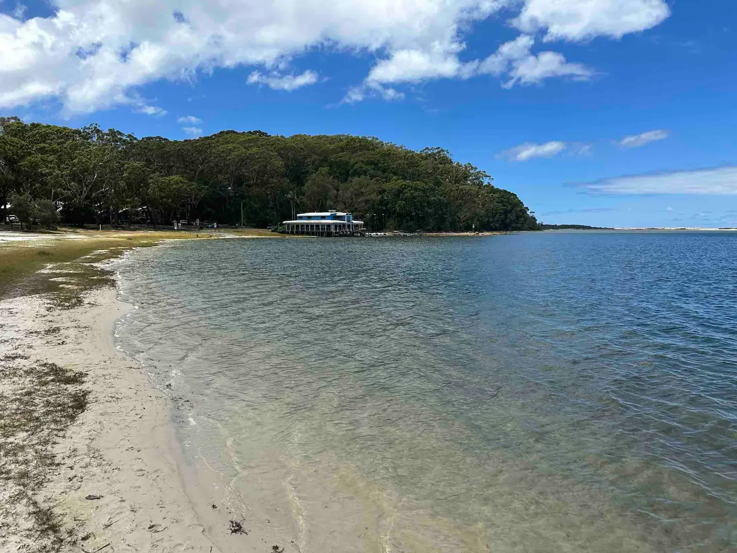 Search and Stay destination carousel image position 70