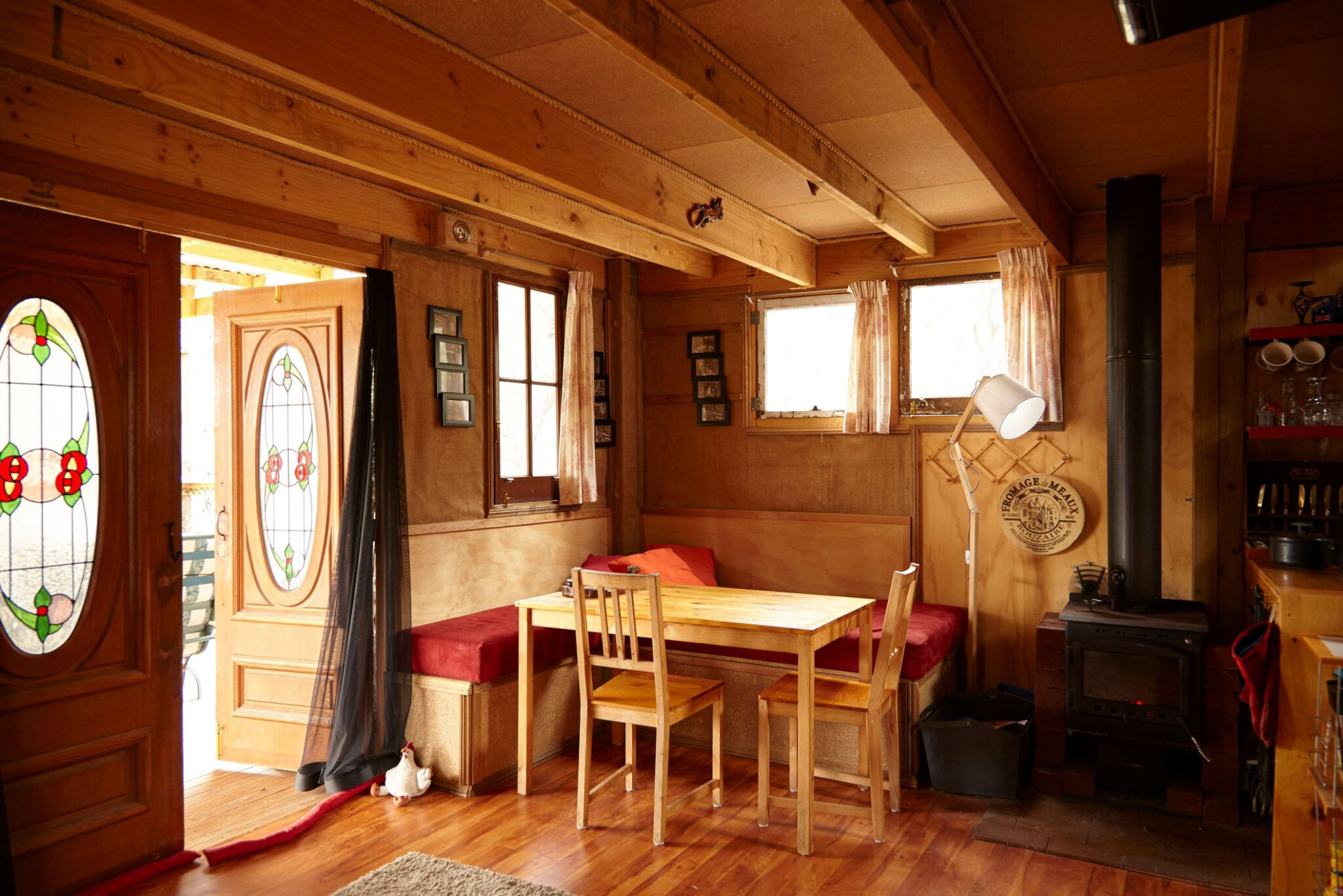 Search and Stay destination carousel image position 9