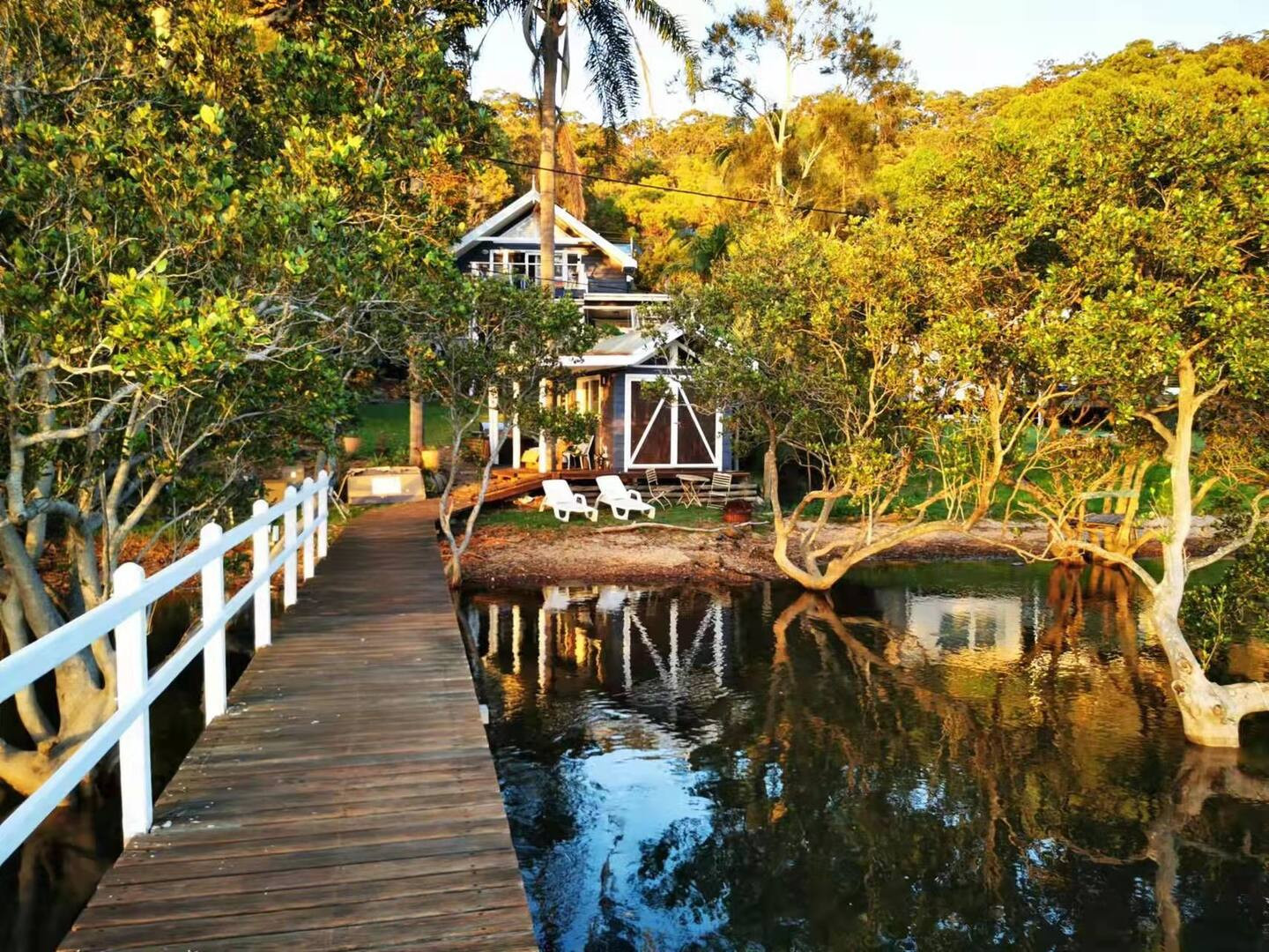 Search and Stay destination carousel image position 27