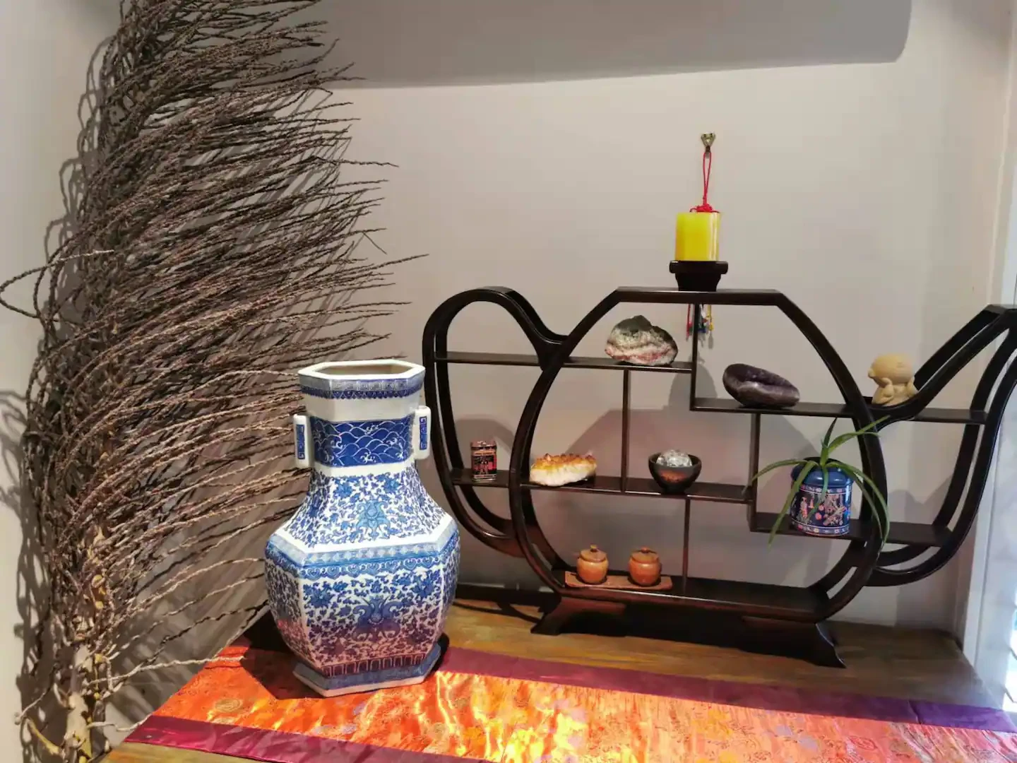 Search and Stay destination carousel image position 32