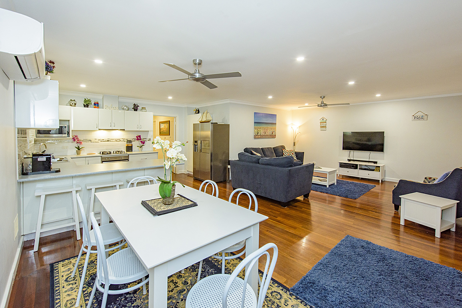 Search and Stay, undefined in undefined. Gallery position 3