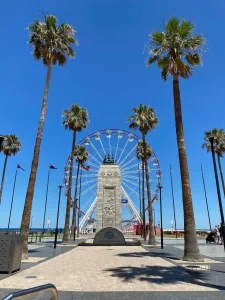 Search and Stay destination carousel image position 16