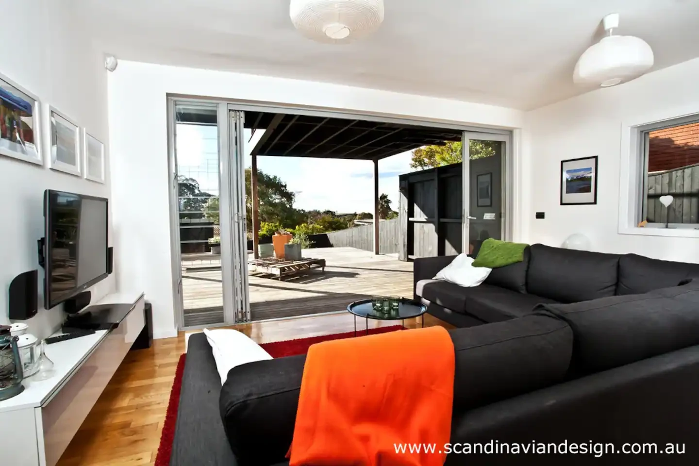 Search and Stay destination carousel image position 21
