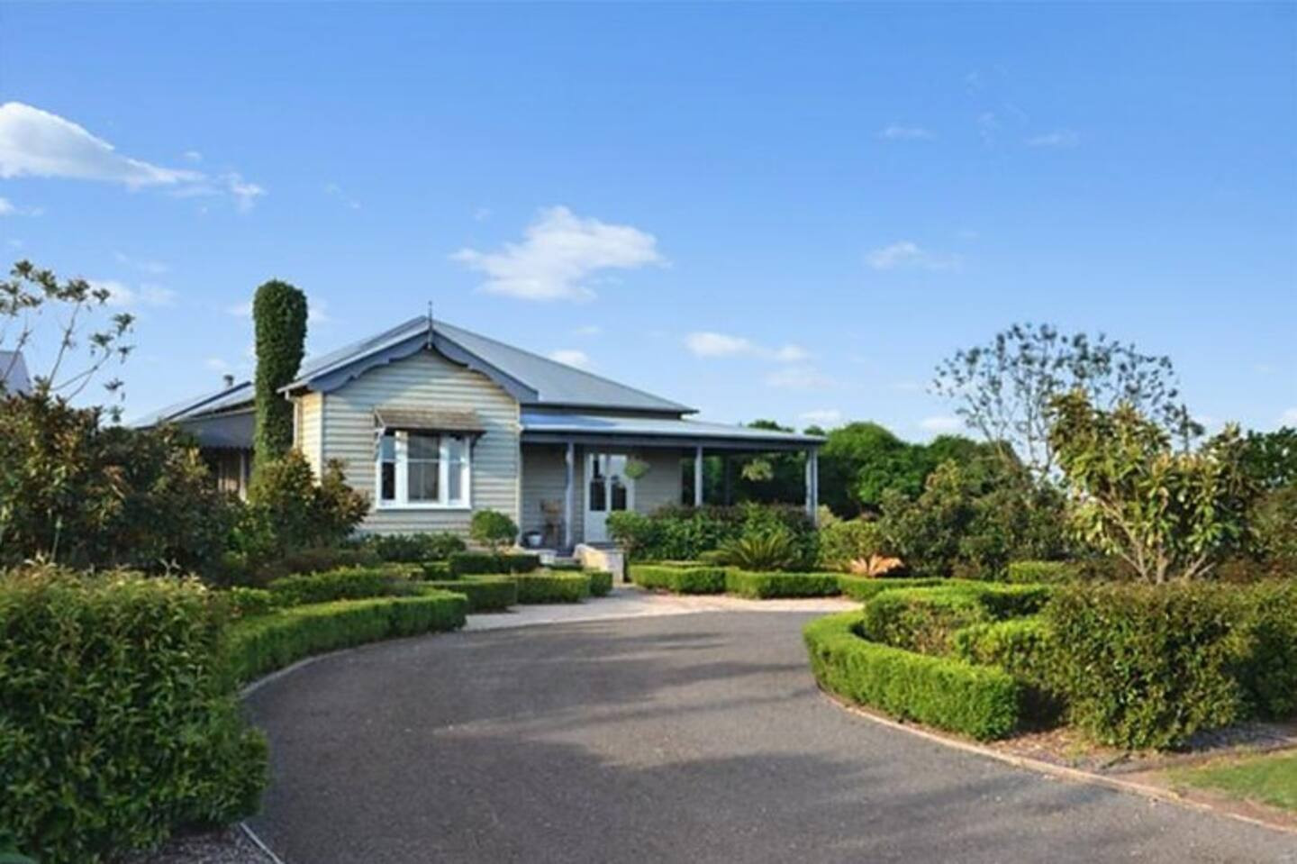 Search and Stay, undefined in undefined. Gallery position 3