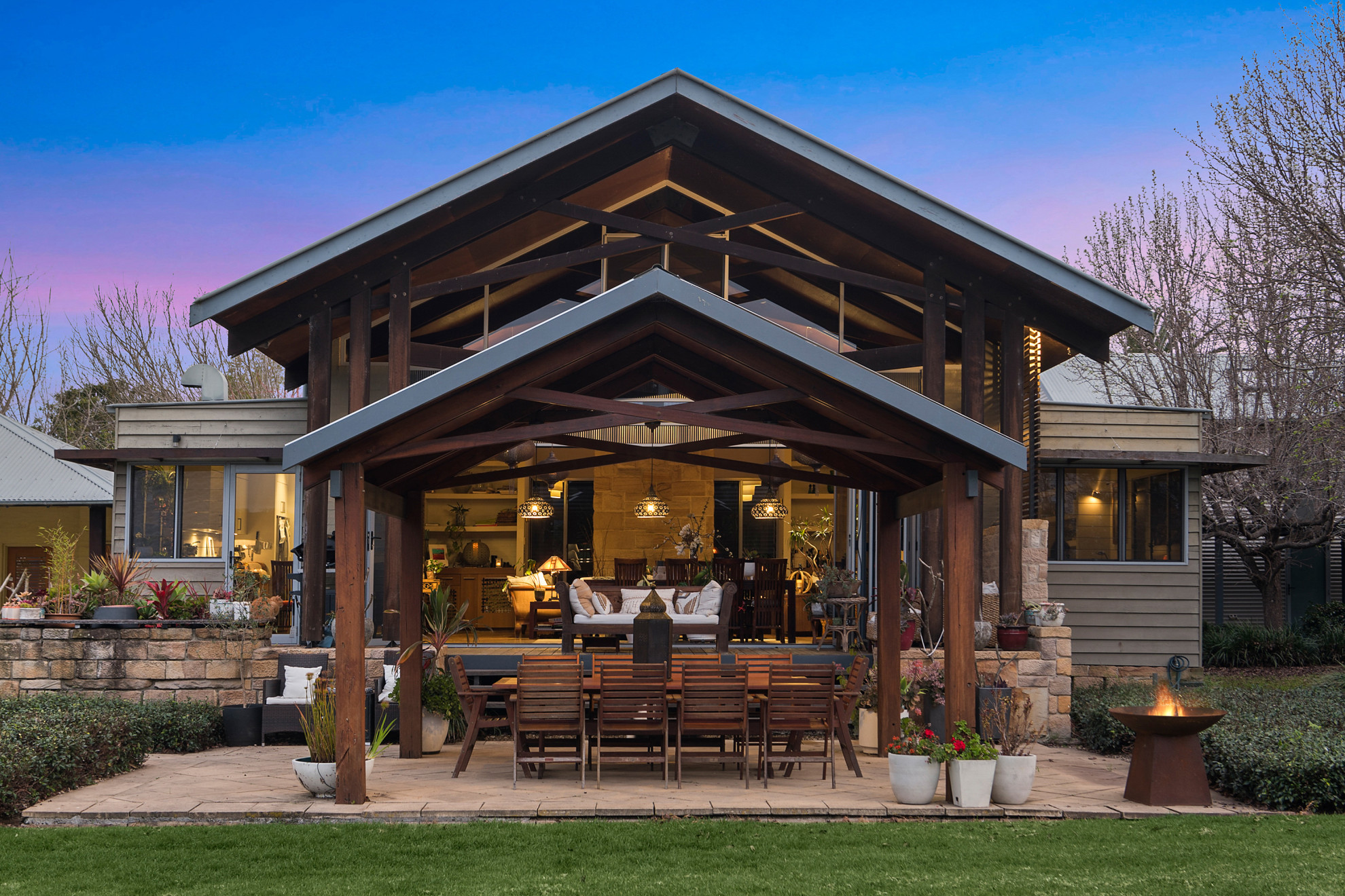 Search and Stay, undefined in undefined. Gallery position 1