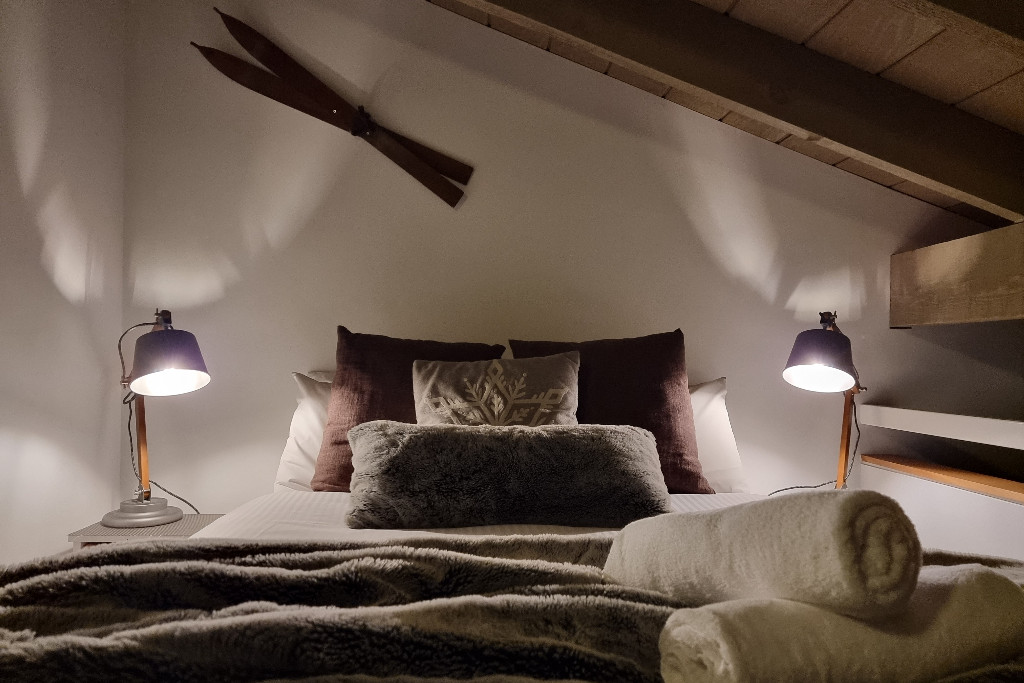 Search and Stay, undefined in undefined. Gallery position 1