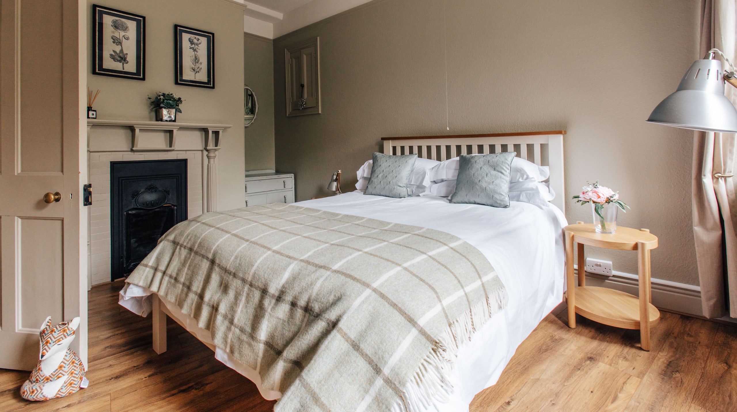 Search and Stay, undefined in undefined. Gallery position 2