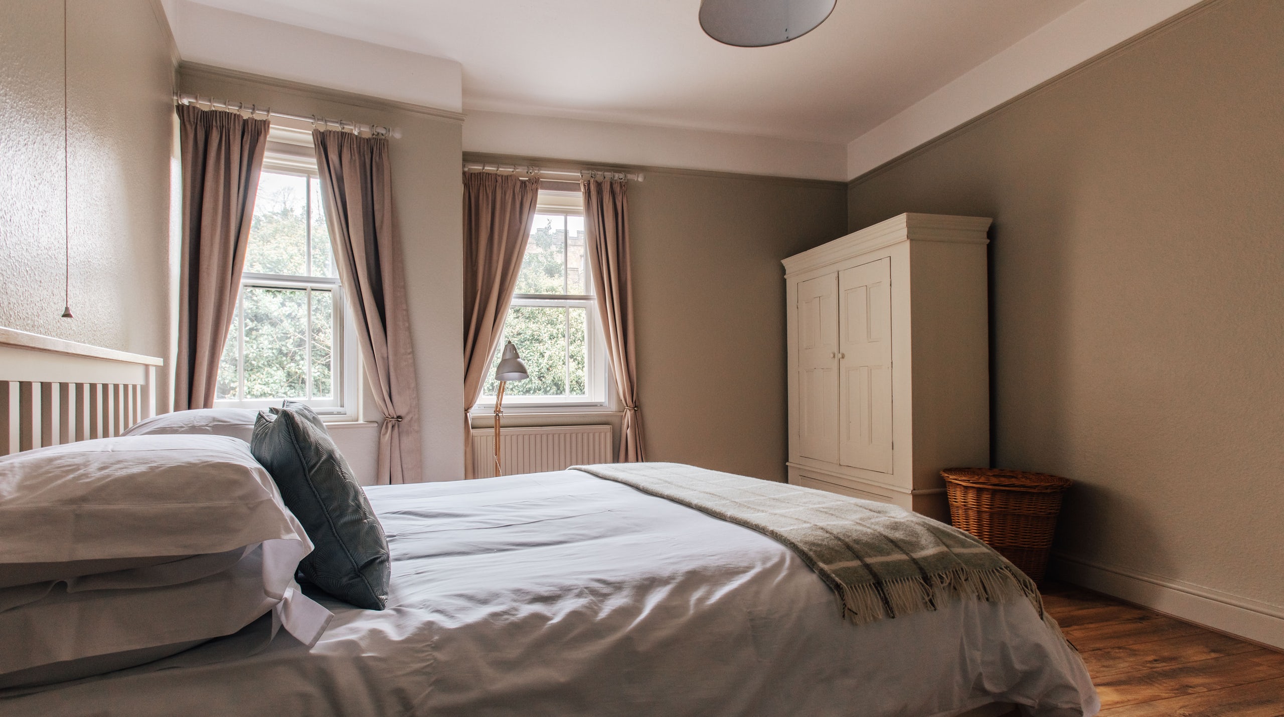 Search and Stay, undefined in undefined. Gallery position 3