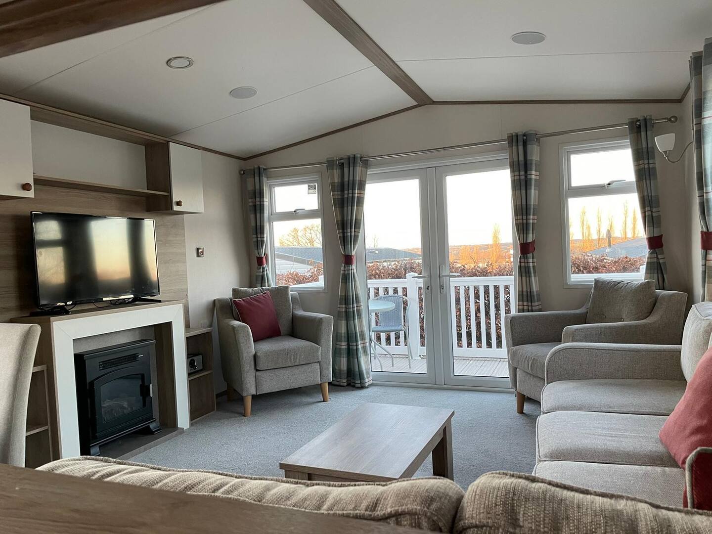 Search and Stay destination Dorset, England - United Kingdom from AU$ 376. Arum Lovely Dog Friendly Caravan Rockley Poole
