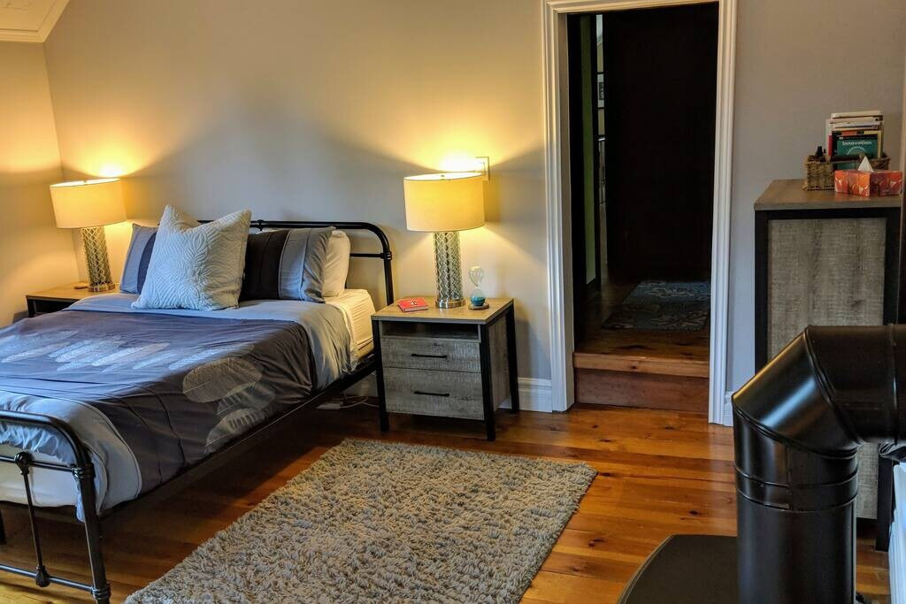 Search and Stay, undefined in undefined. Gallery position 2