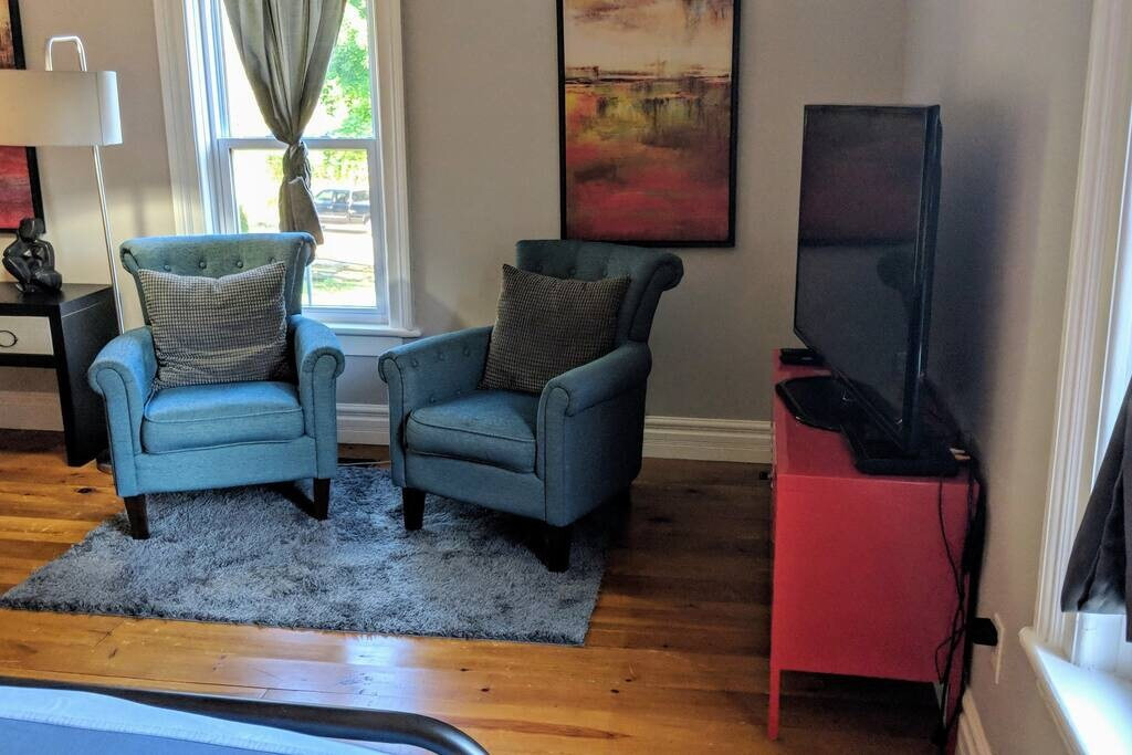 Search and Stay, undefined in undefined. Gallery position 4