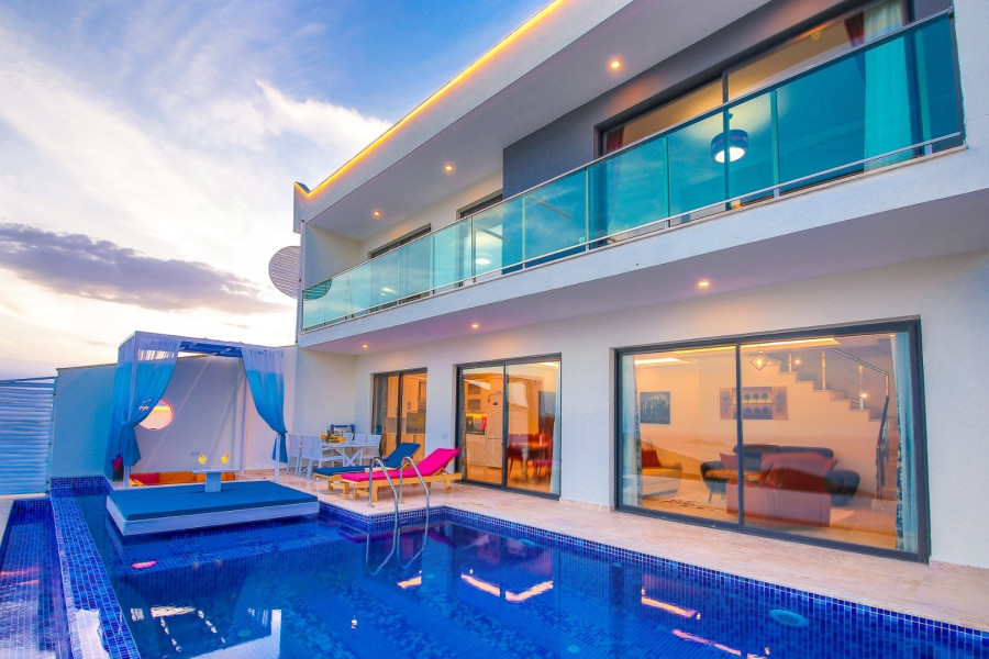 Search and Stay, undefined in undefined. Gallery position 2